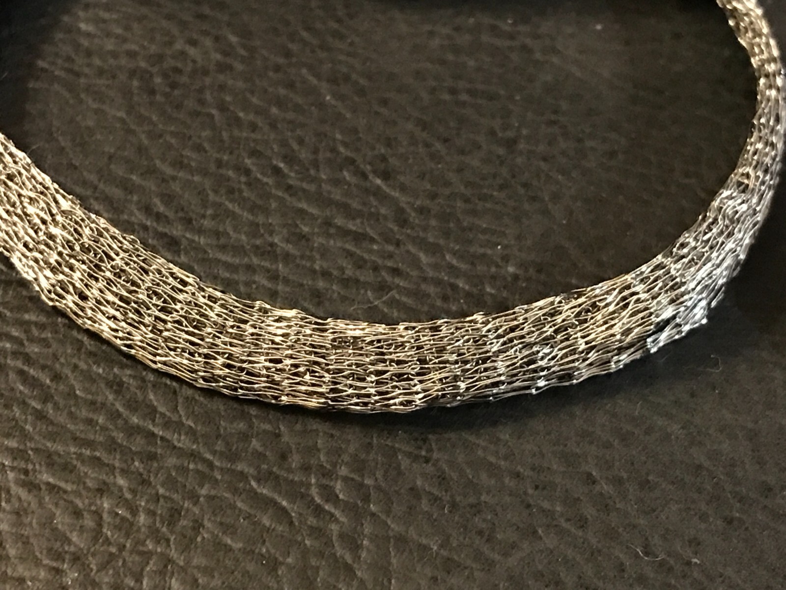 Fine 28″ Silver Woven Metal Flat Mesh Ribbon Chain Necklace Sterling Caps Clasp