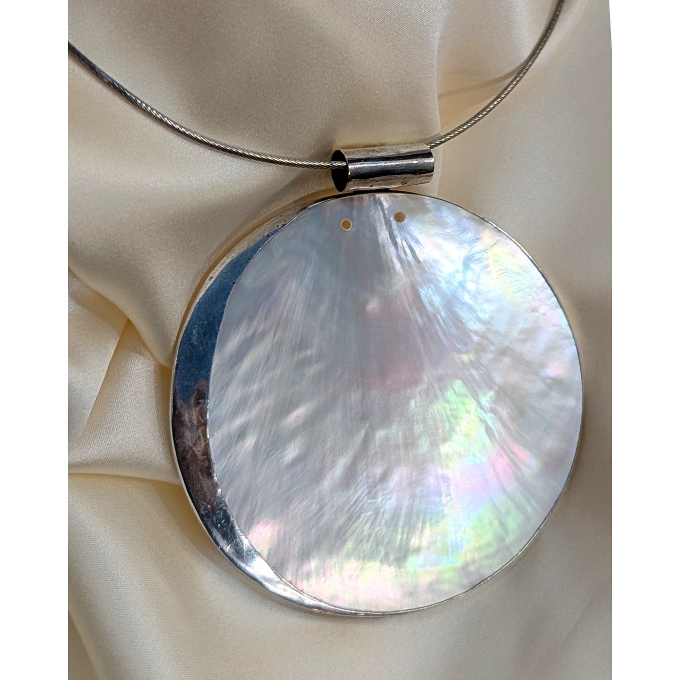 Mother of Pearl Statement Pendant Necklace CollarIridescent Shell 16.5″