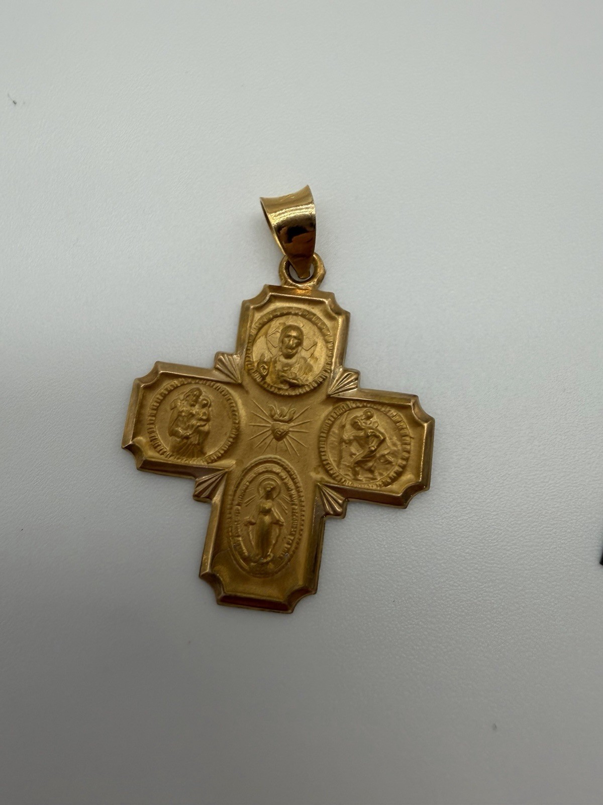 14K Gold Four-Way Medal Pendant REL150