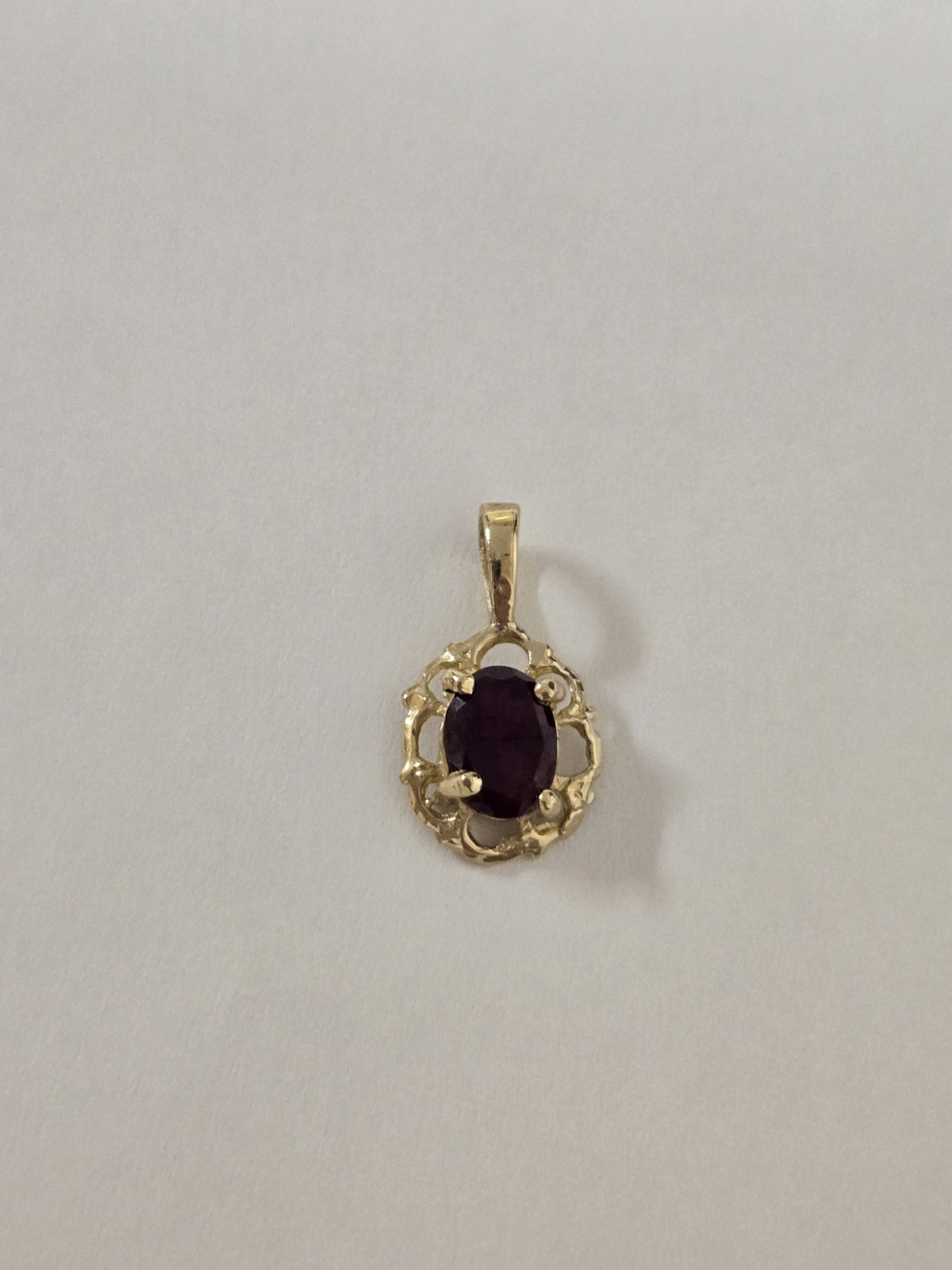 Red Garnet Stone Pendent 14k Yellow Gold Oval Shape For Children And Adults
