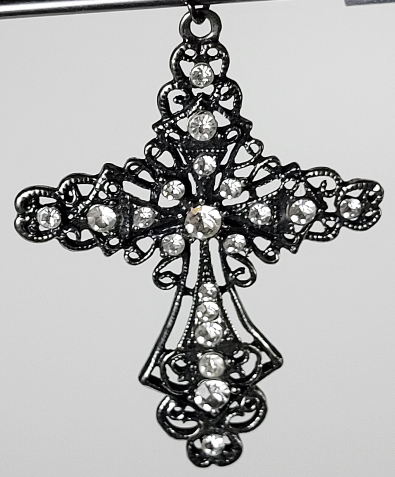 Vintage Cross Pendant with 20 Clear Faceted Crystals – 3 inches – Very Good