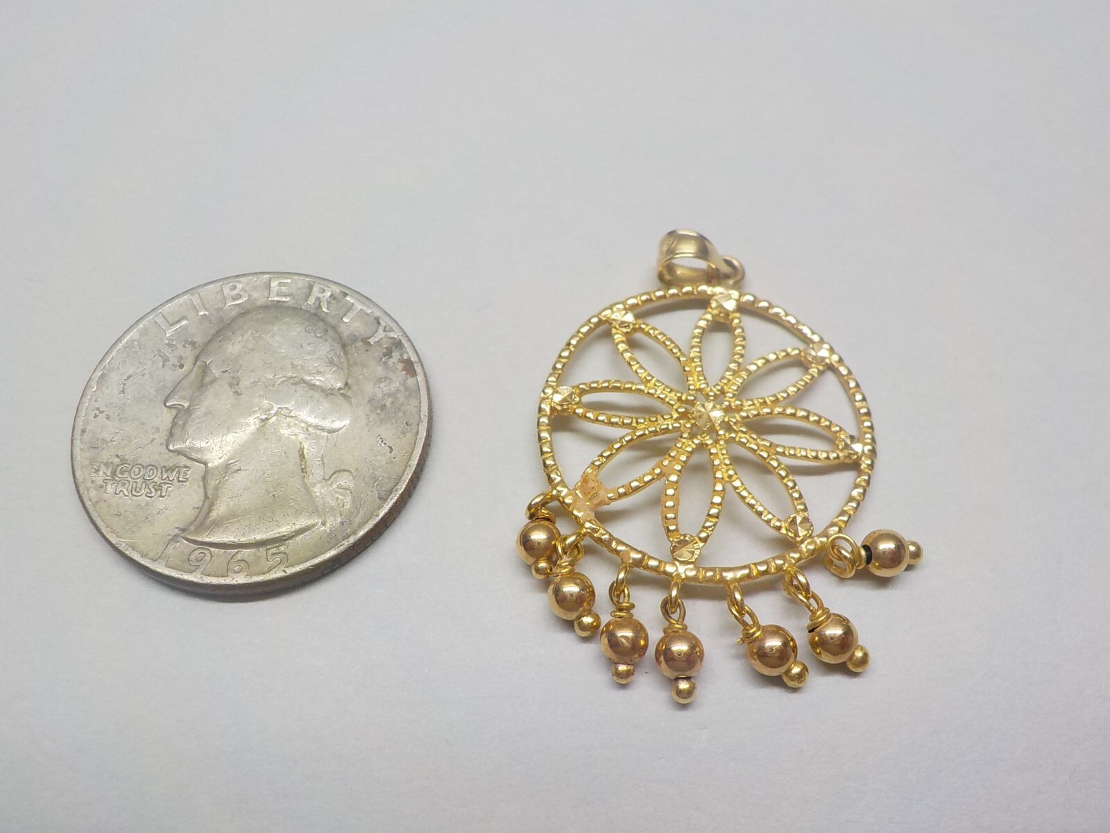 14KT Gold Delicate Lacey Pendant / Charm 2 grams