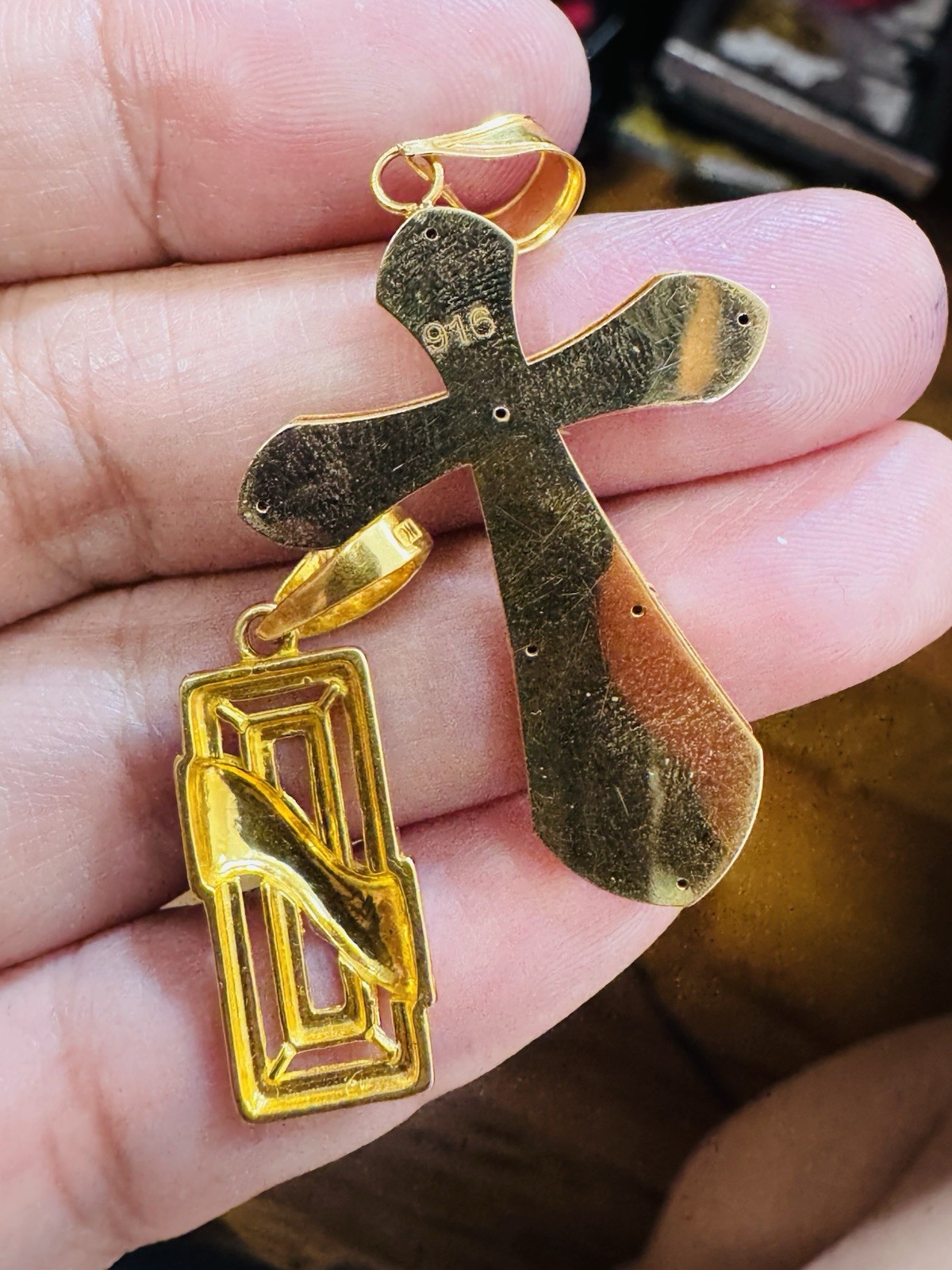 22K 916 22C Real Gold Two Set of Pendant 1 x Rectangle & 1x Cross 7.6g