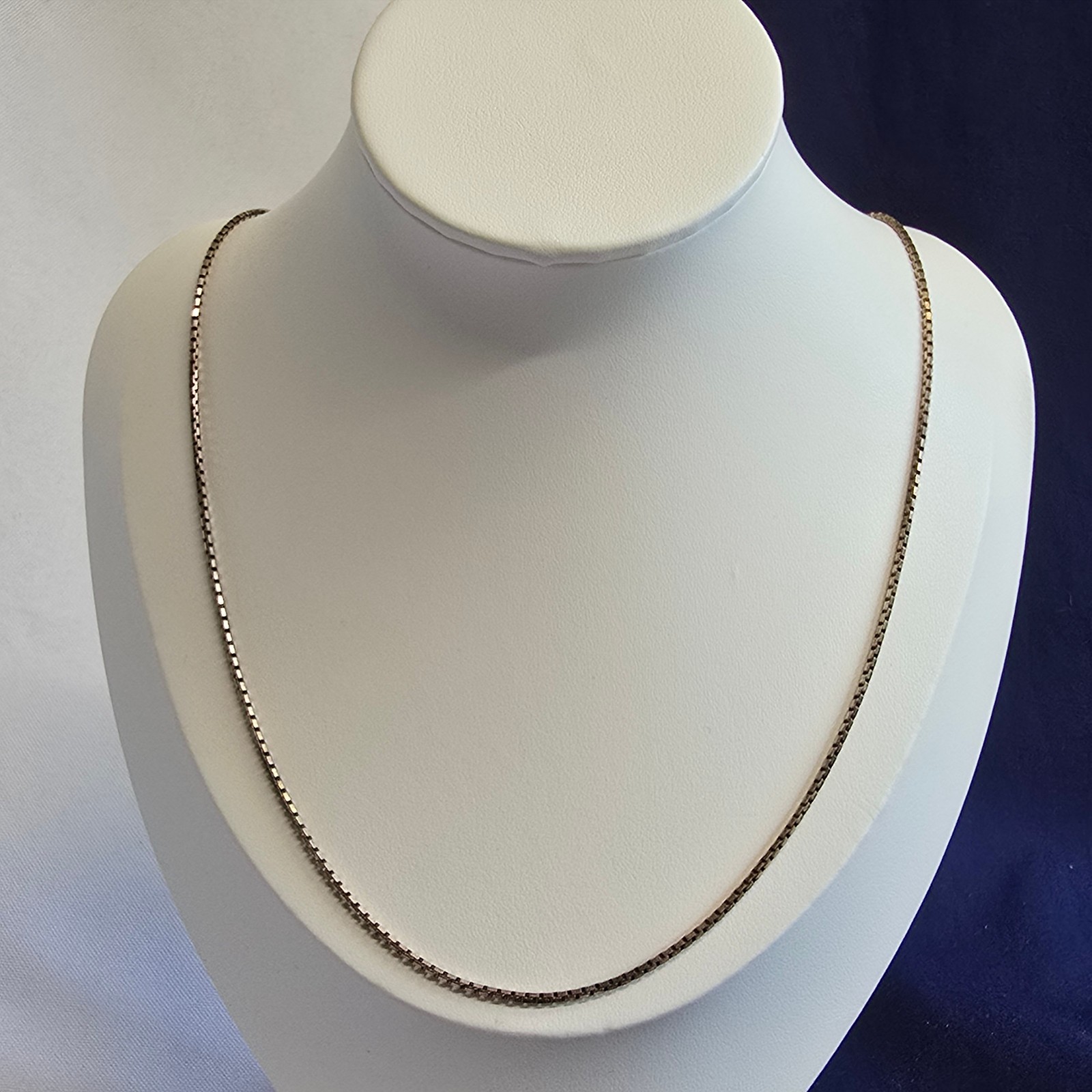 Sterling Silver Necklace 6.72g Fine Jewelry 23.5″ Box Chain Spring Ring