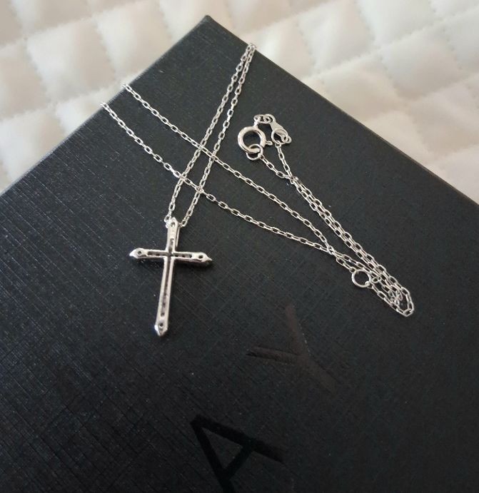 Kay Jewelers 10K White Gold Diamond 1/2″ x 3/4″ Cross Pendant and 16/18″ Chain
