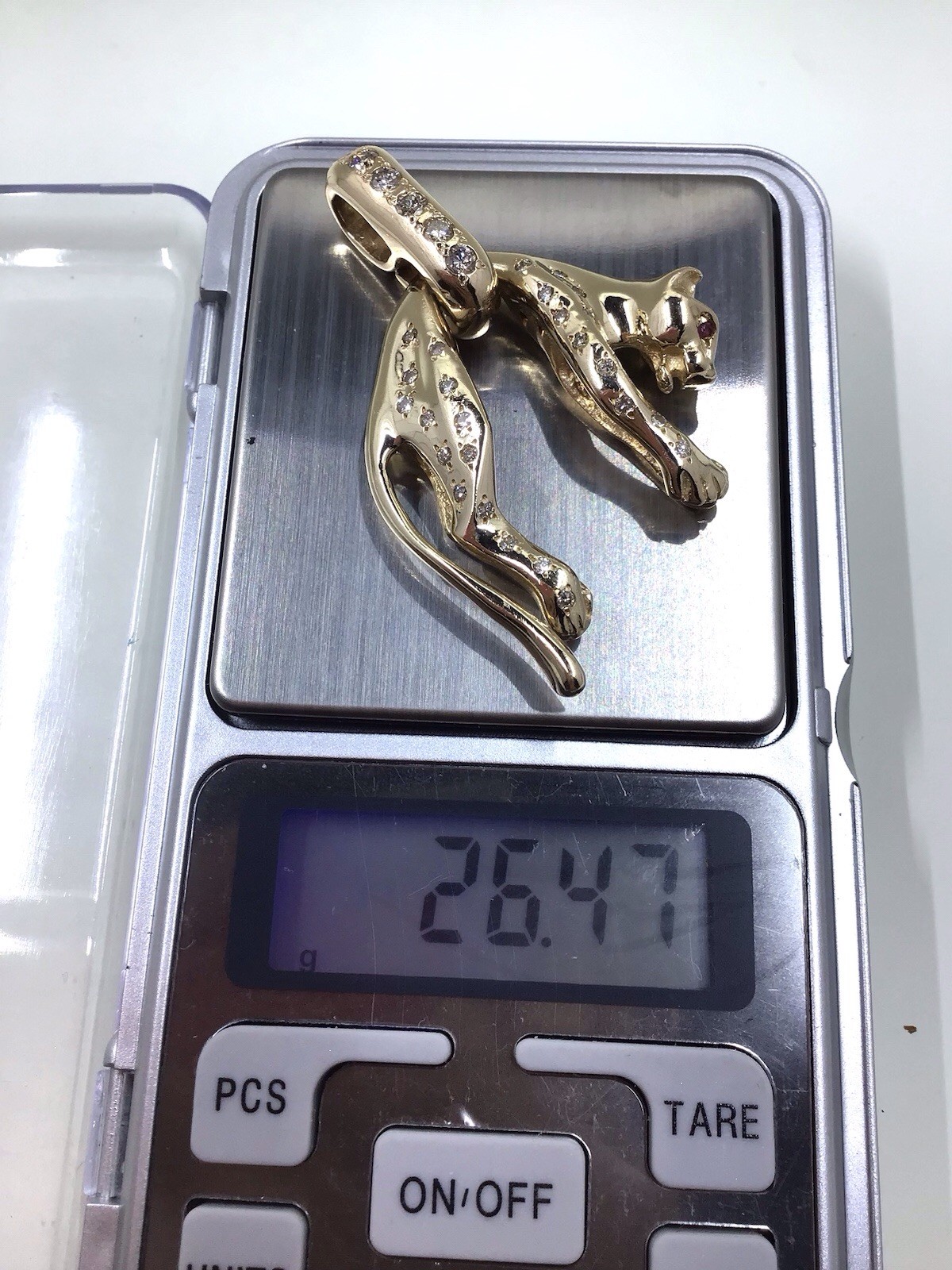 14K YG Hanging Panther Diamond Pendant