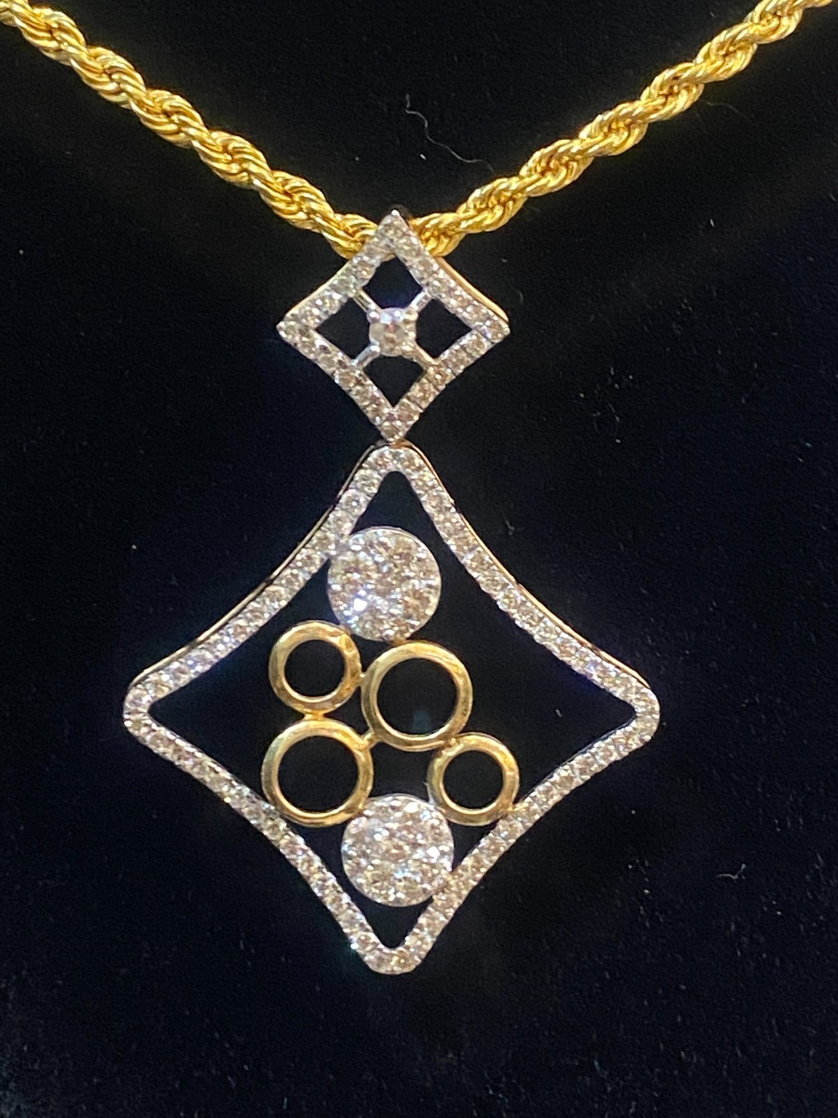 Exquisite 1.22 TCW Round Brilliant Cut Natural Diamonds Pendant in 14K Rose Gold
