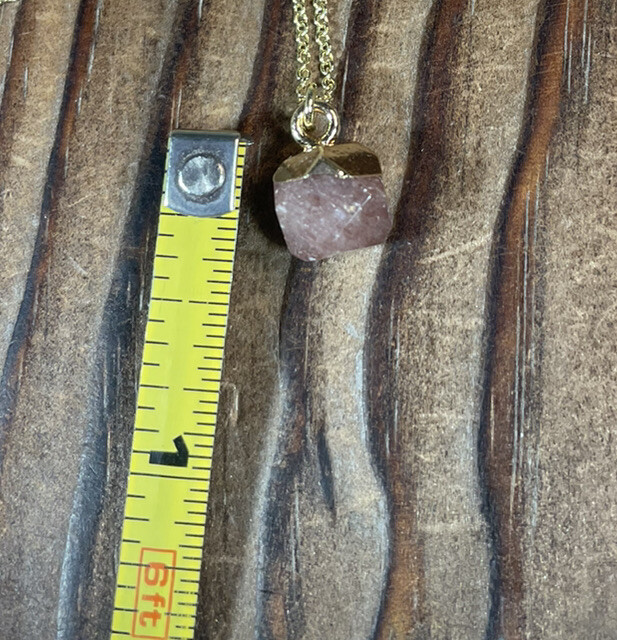 Rose pink quartz gemstone pendant necklace 14K GP yellow Gold chain 16-18