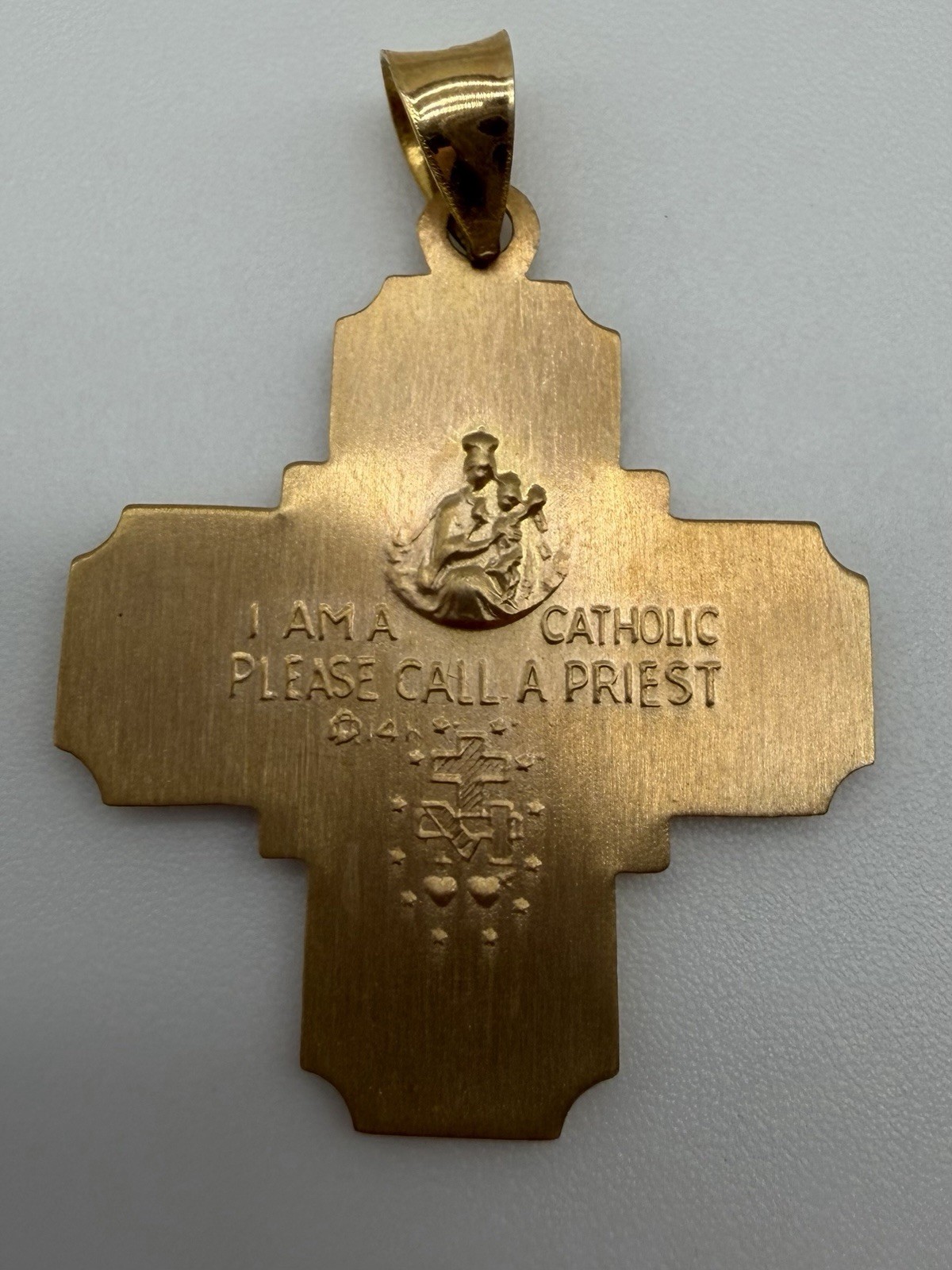 14K Gold Four-Way Medal Pendant REL150