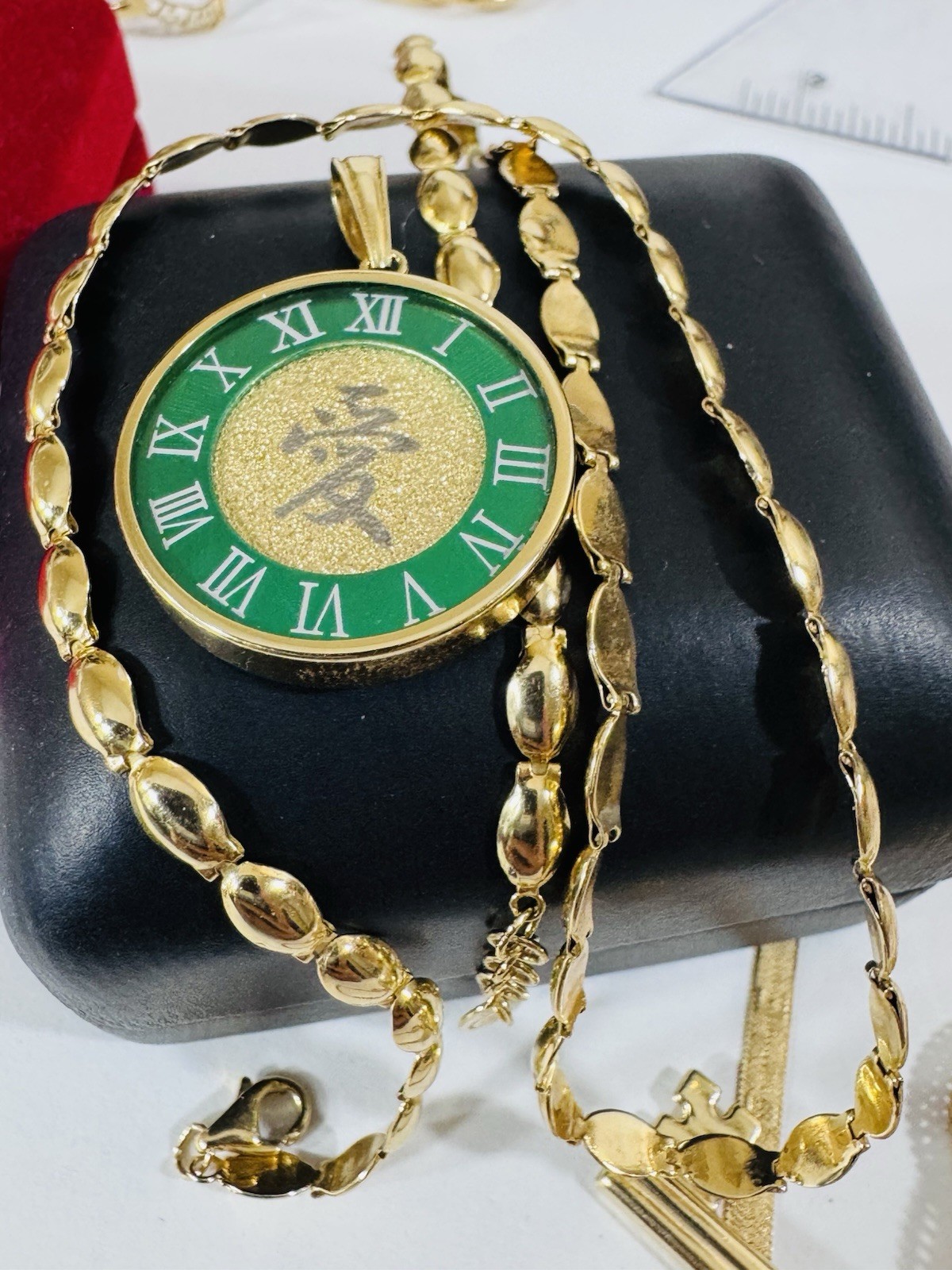 K18 Japan Gold Round Green Love Pendant W/ Necklace 17/17.5” Long 15g 4mm