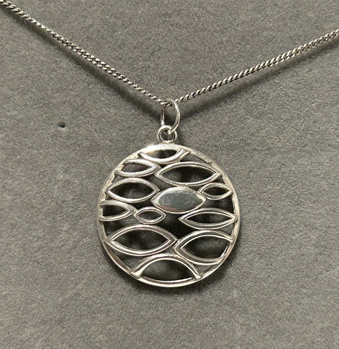 46cm/18” Sterling Silver Necklace with 3 Different Sterling Silver pendants (6g)