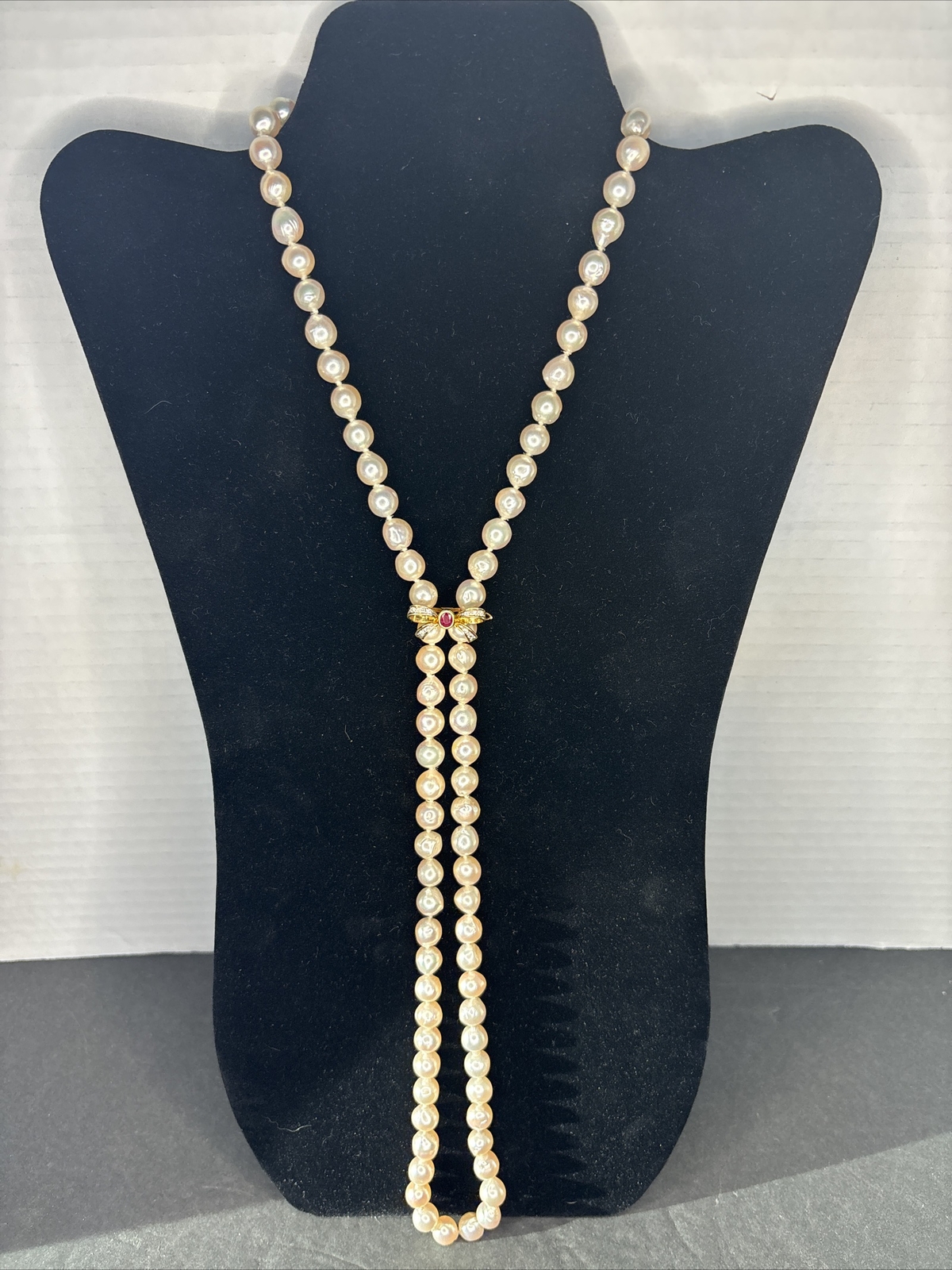 VTG 31” Pearl Necklace 14K Gold Diamond Clasp & Gold Ruby Diamond Bow Enhancer