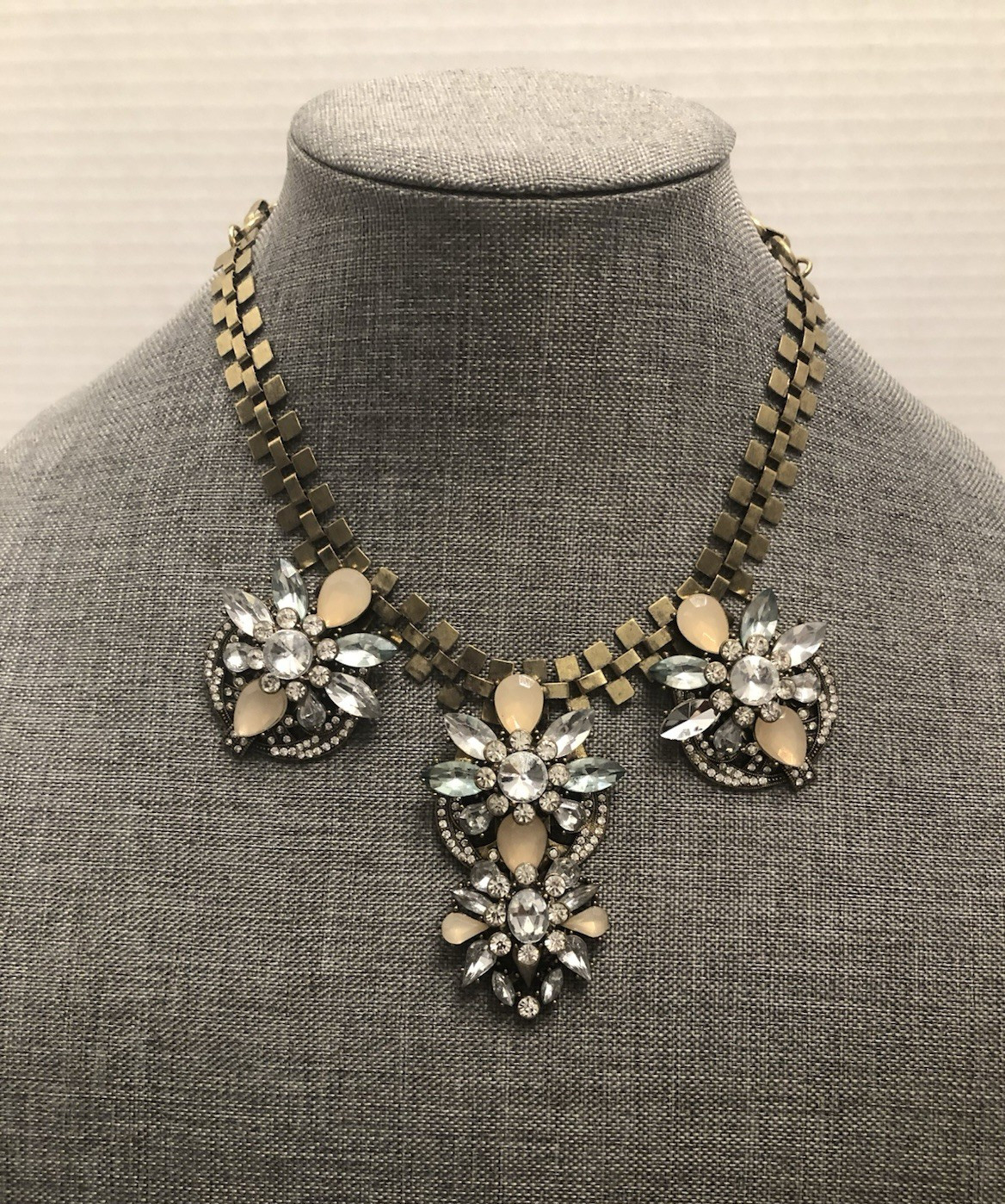 Bold Large Statement Necklace Sparkle Old Money Maximalist Loud Fashion Regal
