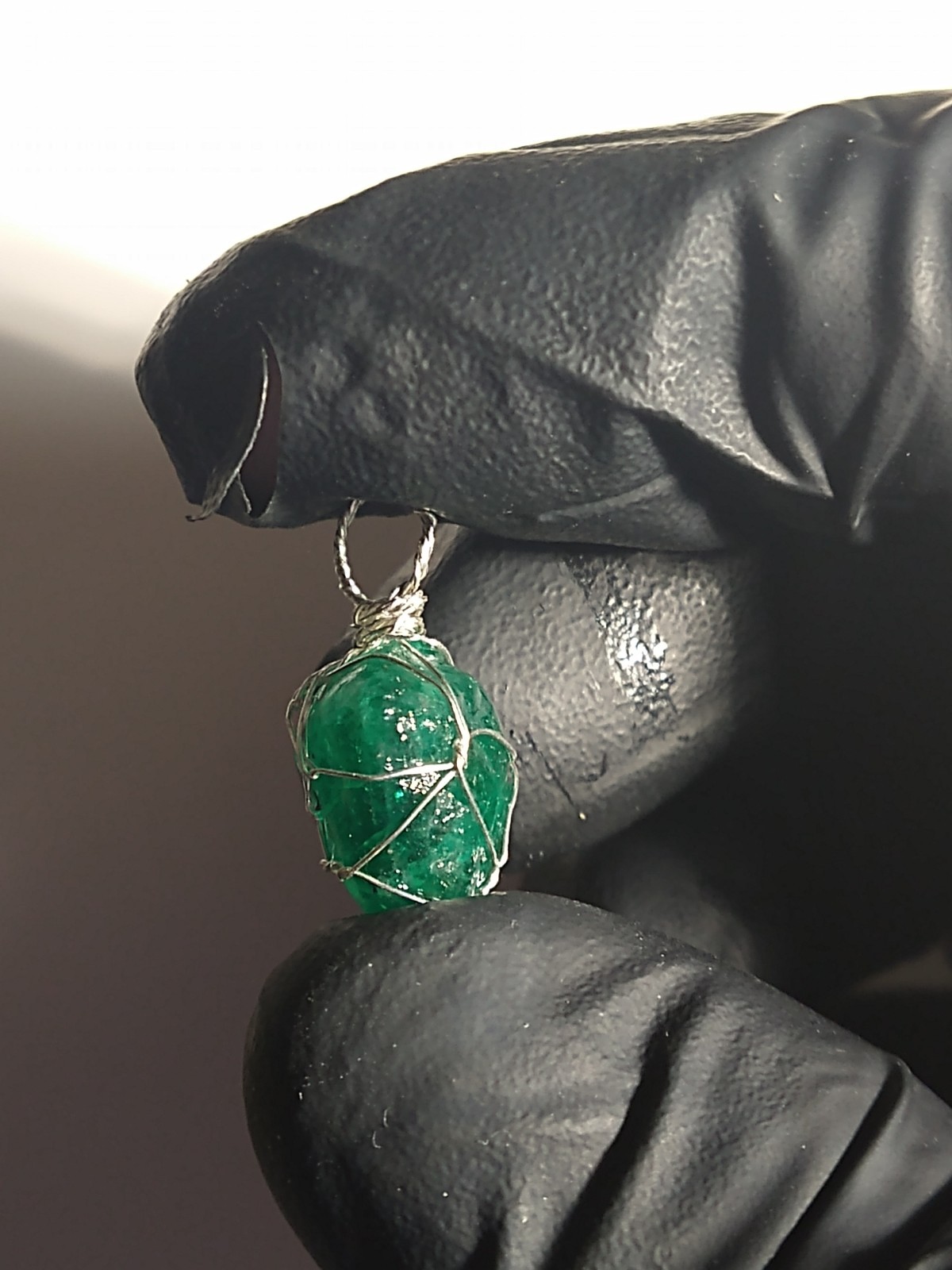 Natural Emerald Pendant with excellent green color in Sterling Silver