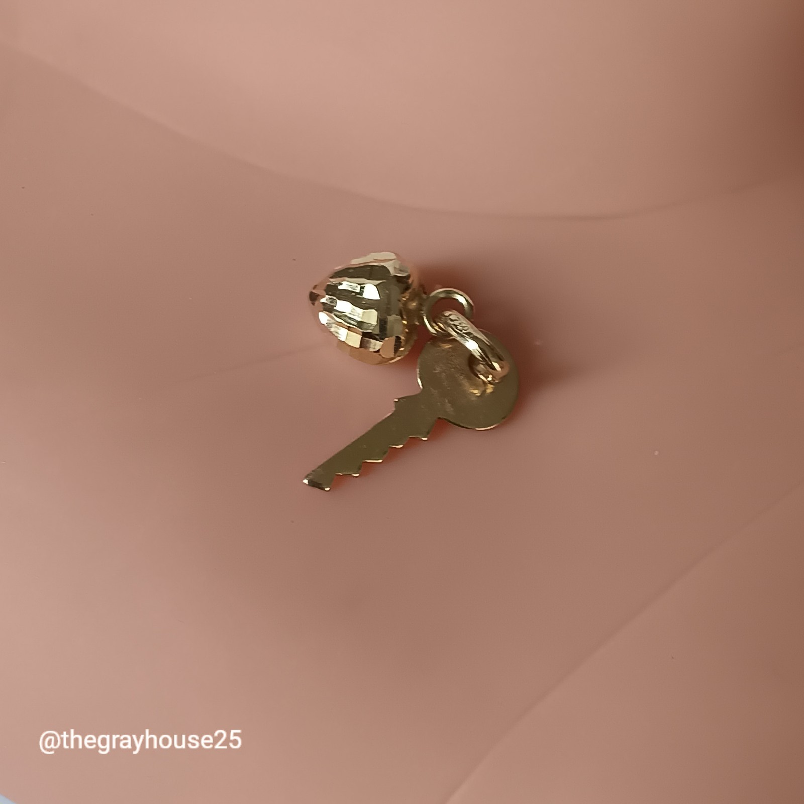 18k Yellow Gold Heart And Key Pendant Charm Jewelry Symbol Love Anniversary NEW