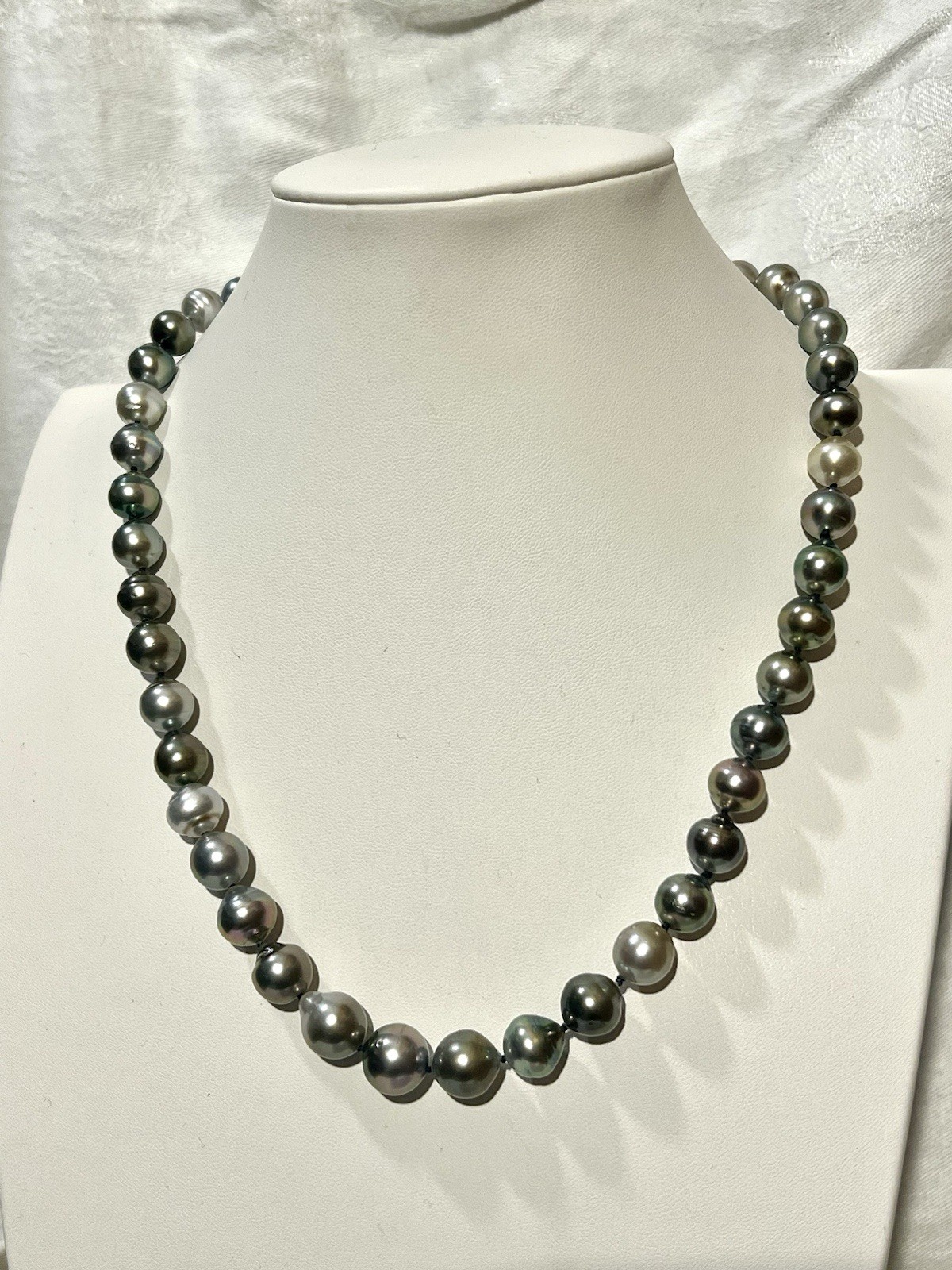 $4,200 Certified 20” Cultured Black Tahitian South Sea Pearl 9-12mm Necklace