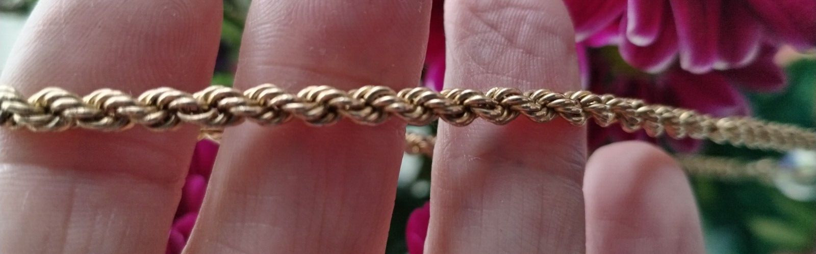 9CT Gold Rope Style Chain/ Detachable Crystal Globe Charm 9.44 Grams Approx. **