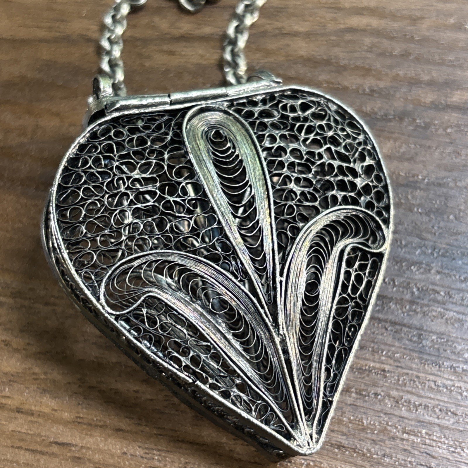 Hand Crafted Silver Filigree Hinged Heart Shape Pendant Locket Box 1.5″ x 1.5″