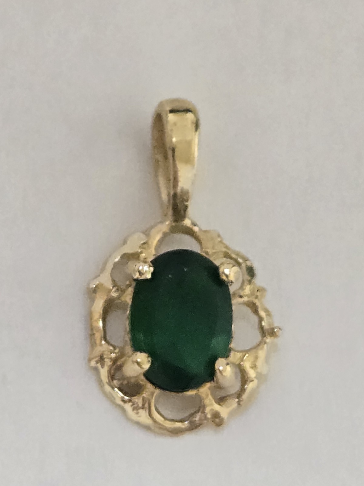 Green Emerald Stone Pendent 14k Yellow Gold Oval Shape For Children And Adults