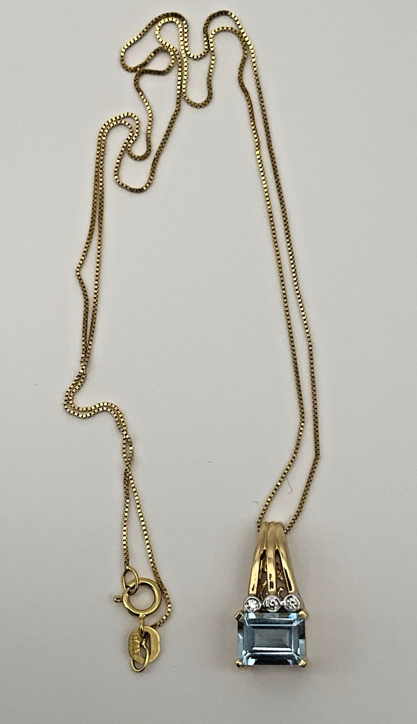 14K Yellow Gold 1.22cttw Aquamarine & Diamond Pendant With 18” Box Chain