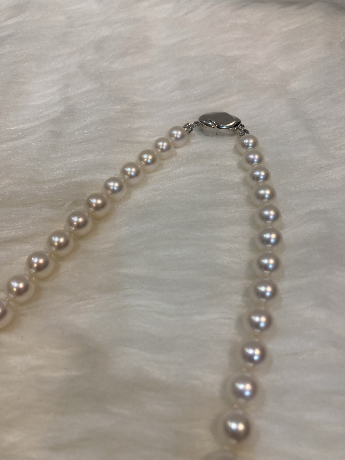 A04JapaneseAkoyaPearl Necklace 7.7-8.0mm 42.5cm SilverClasp Near Round Excellent