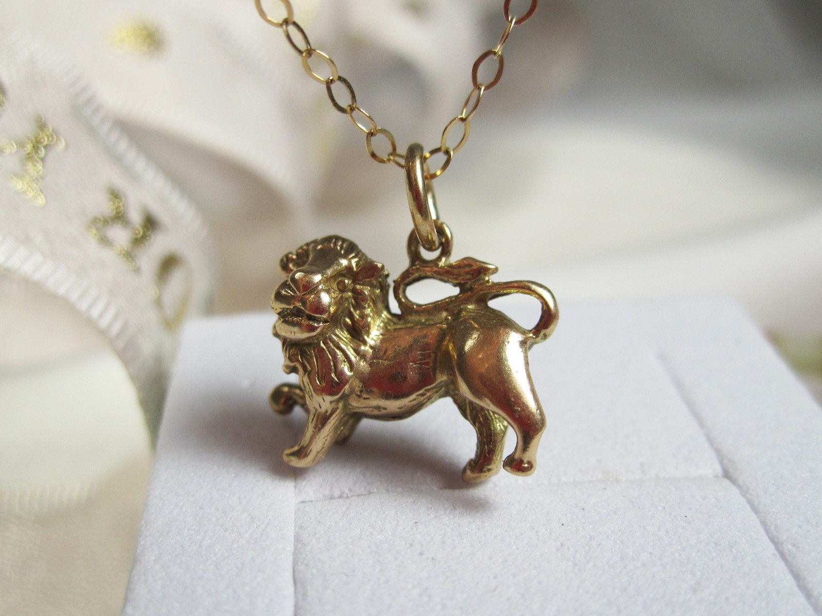 Vintage 9kt gold Lion Passant, Leo Charm pendant, Animals Charm collector