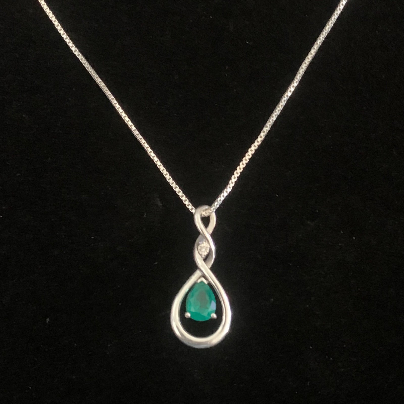 Sterling Silver Infinity Pendant Necklace Lab-Created Emerald 18″ Box Chain