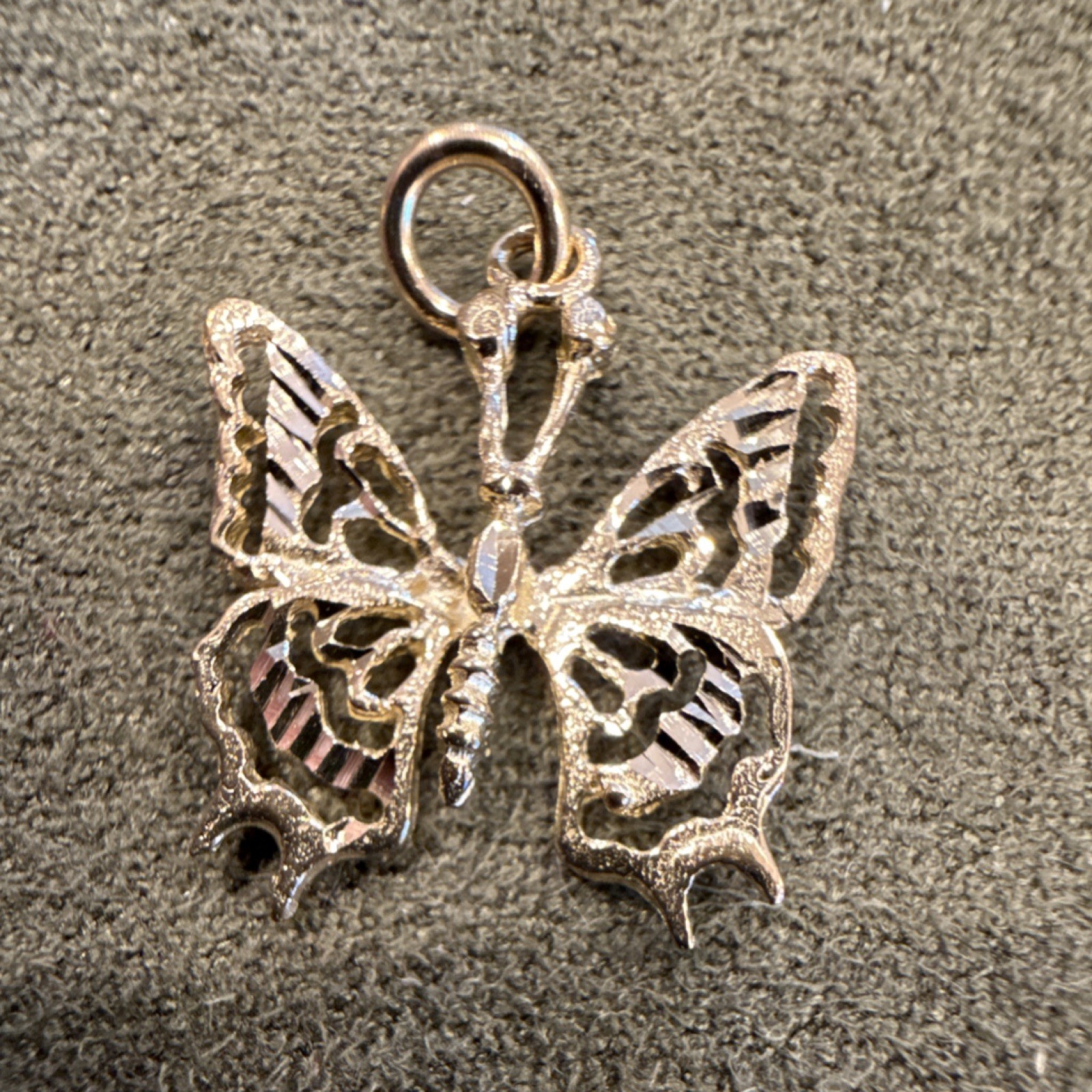 14K Yellow Gold Butterfly Pendant/Charm Animals & Insects Theme