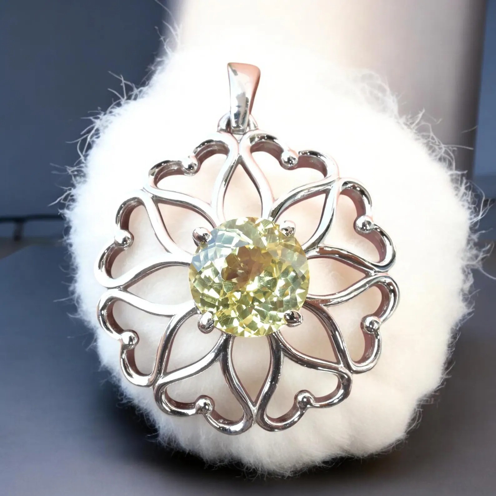 Certified Yellow Sapphire 32 Ct Flower Shape Pendant 925 Sterling Silver MG002