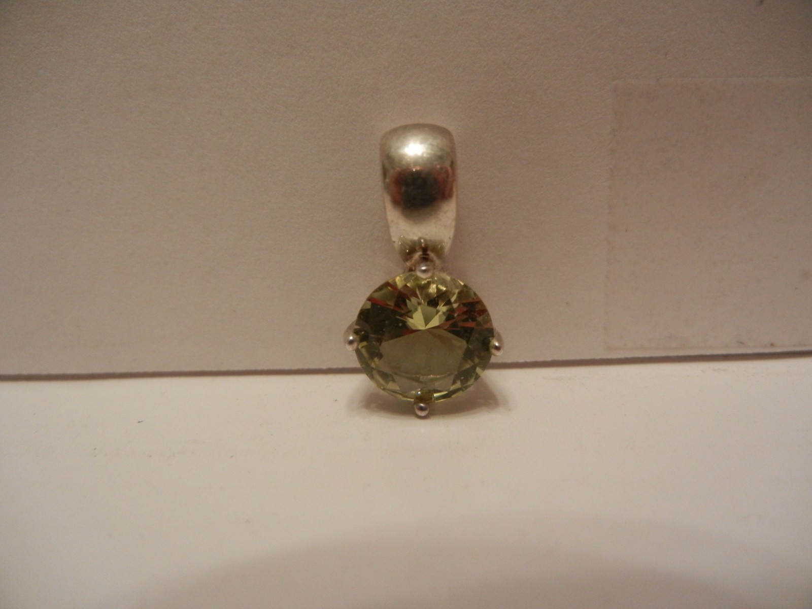 Sterling Silver Limon Quartz Pendant Round Prong Set Stone Lime Yellow 2 Carats