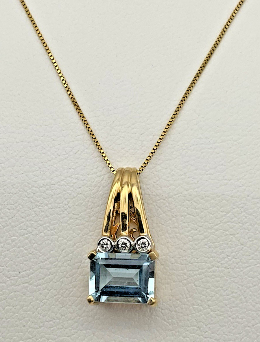 14K Yellow Gold 1.22cttw Aquamarine & Diamond Pendant With 18” Box Chain