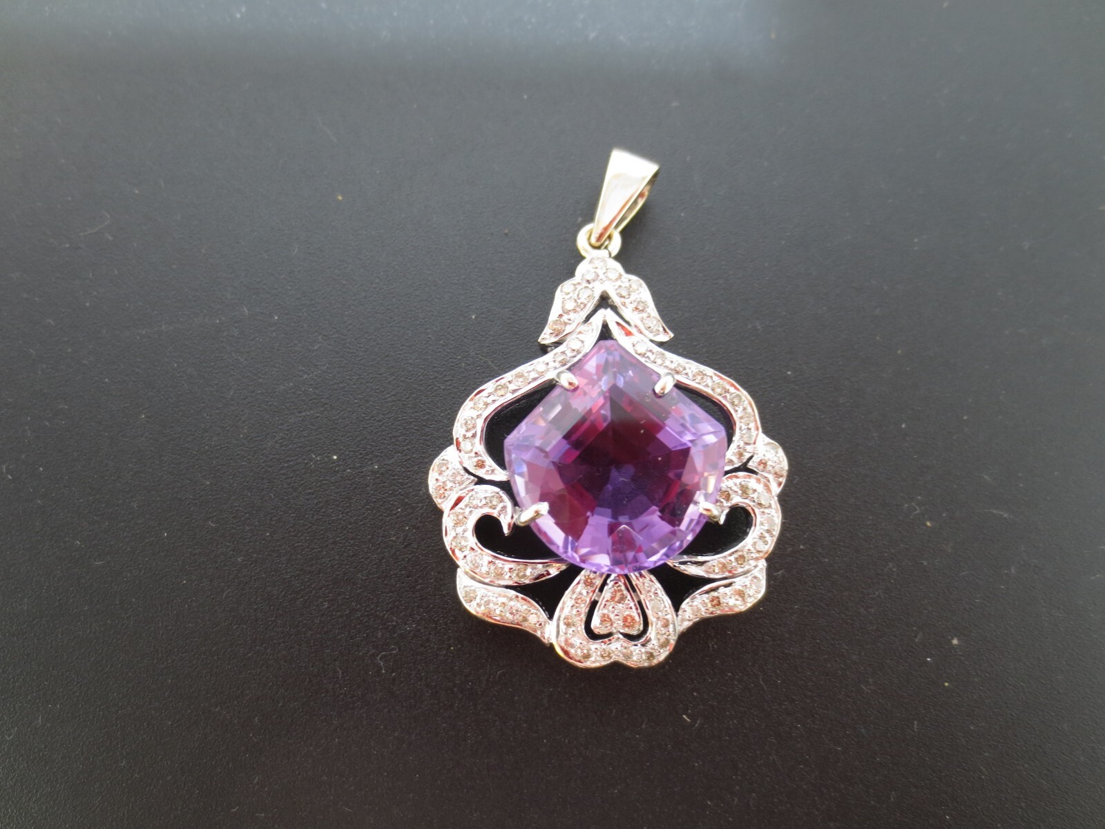ESTATE 14K WG NATURAL AMETHYST & DIAMOND PENDANT 10.64 grams (A18582-1)