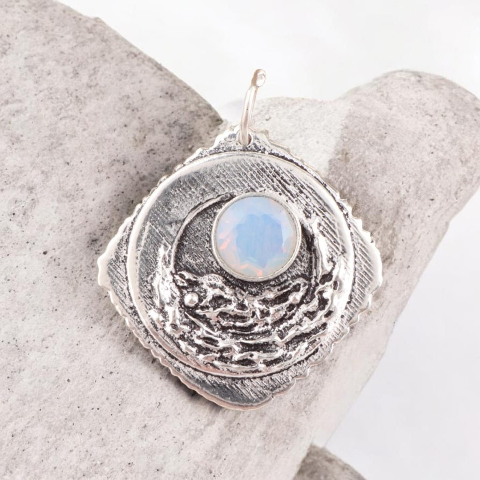 Pend. 925 Sterling Silver Natural Opal Enamel Round Engraved Party