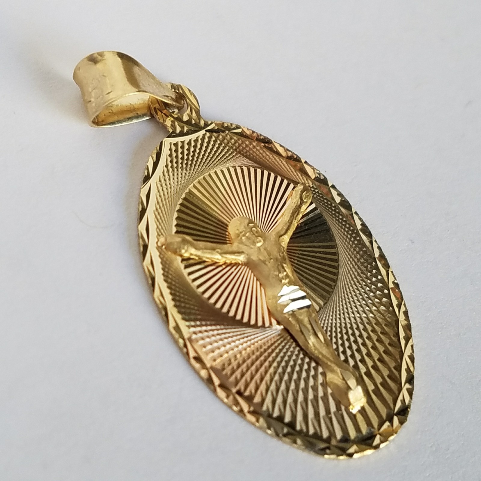 U23805 with packaging 14k yellow gold Jesus crucifix oval pendant charm G3D
