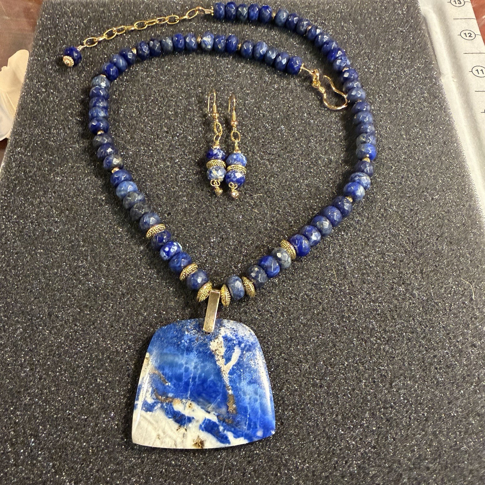 NATURAL SODALITE PENDANT NECKLACE GOLD TONE WITH DANGLE MATCHING EARRINGS
