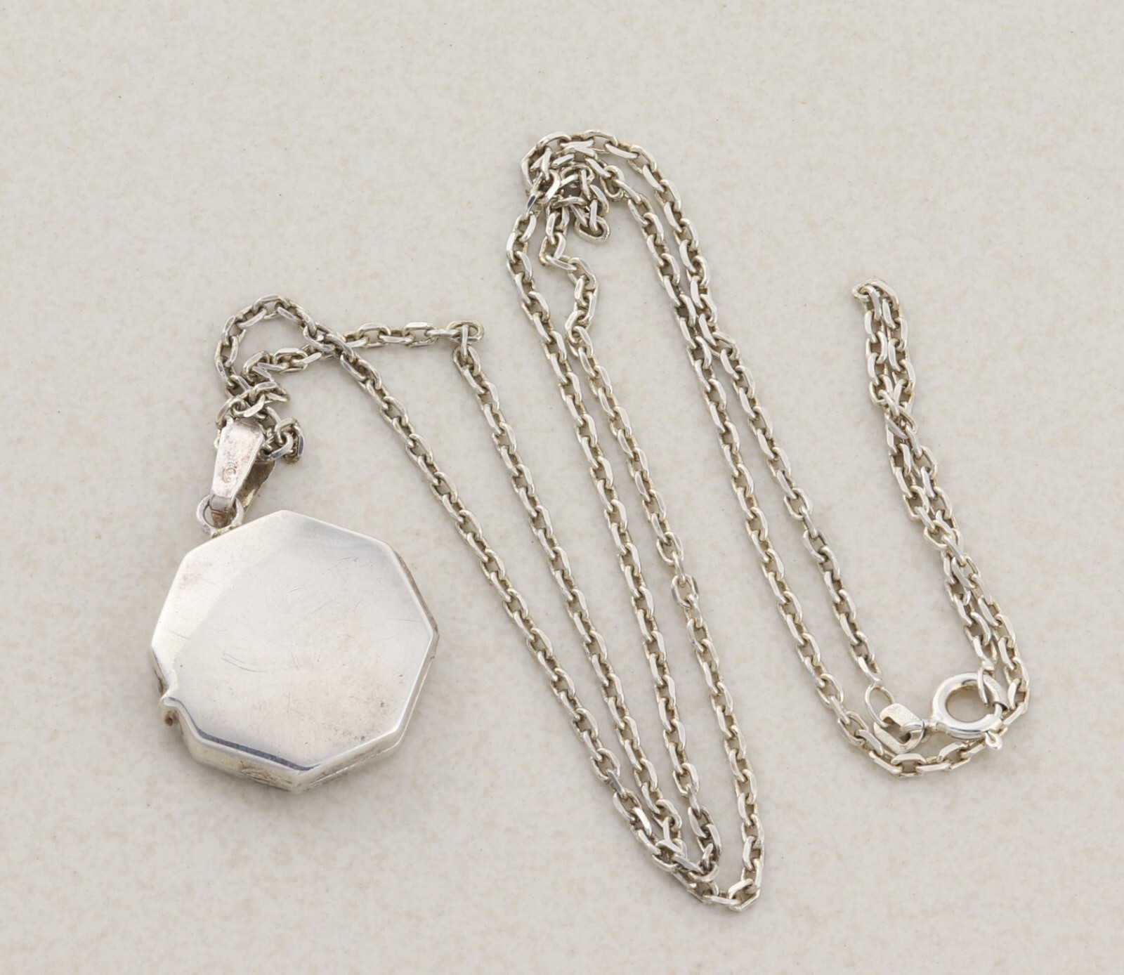 Sterling Silver Locket Necklace 21″ Chain