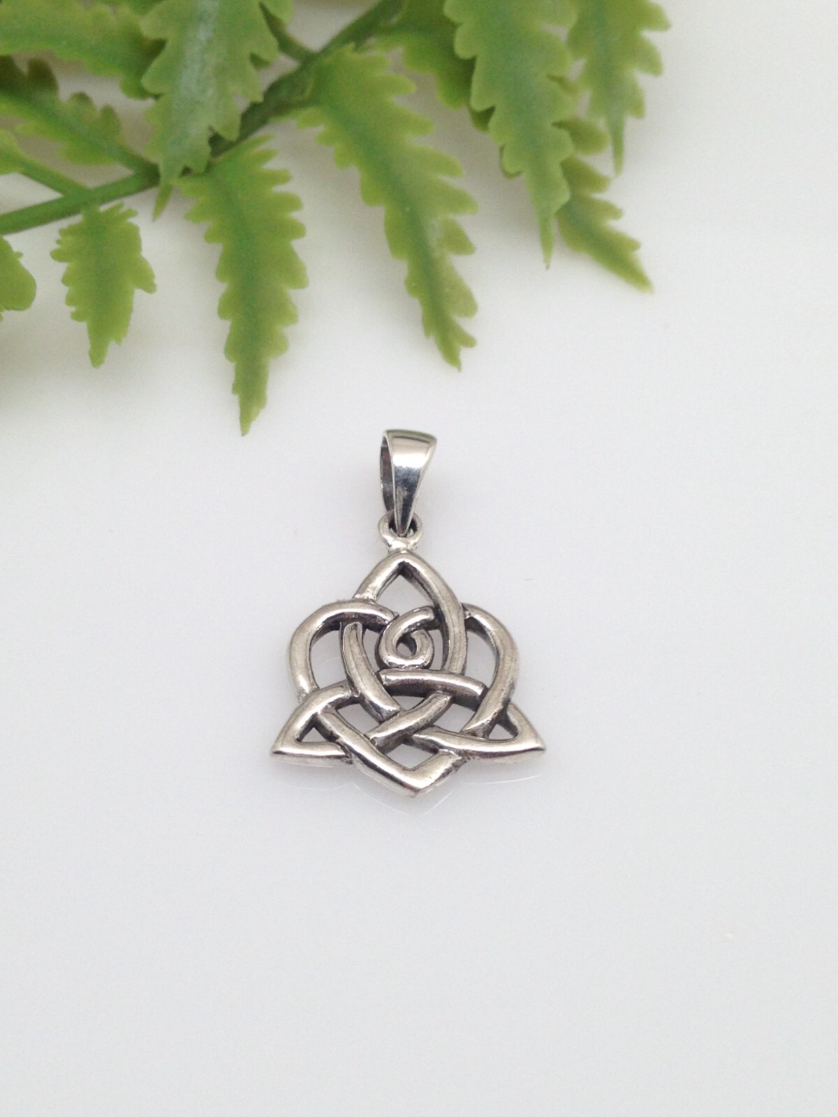 925 Sterling Silver Celtic Knot Pendant Women 16mm(0.63″)/24mm(0.94″)