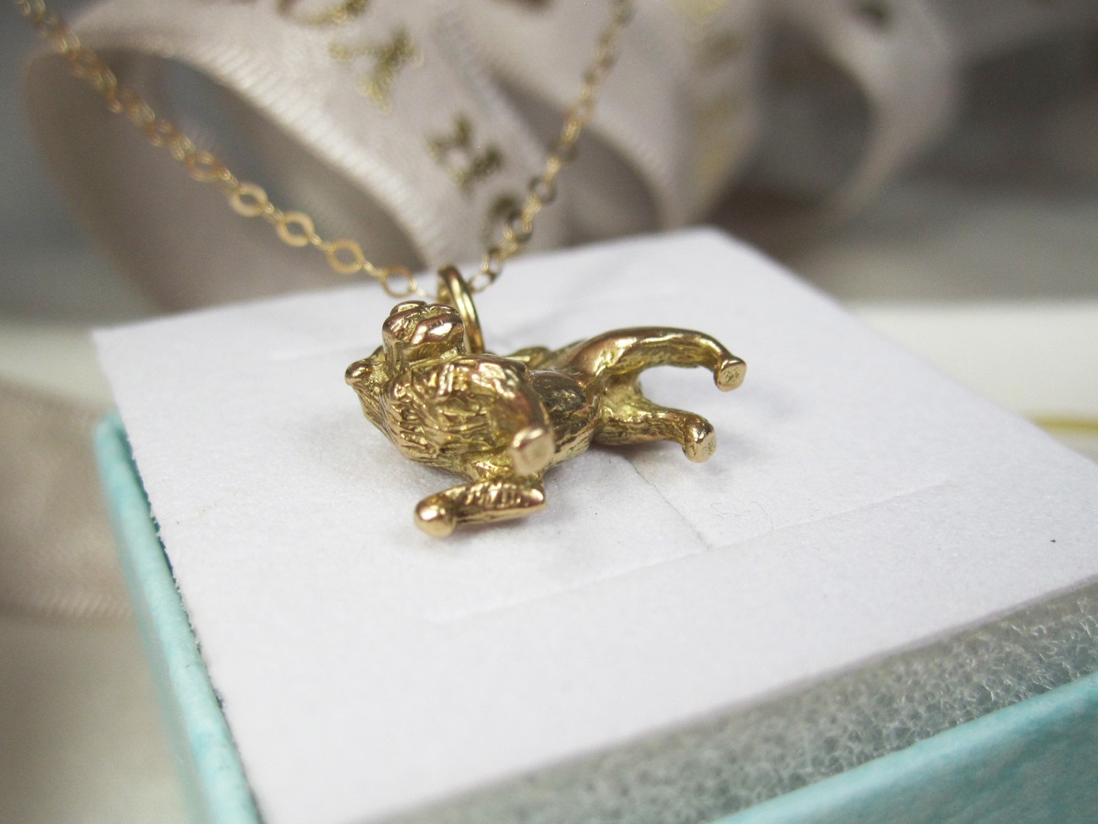 Vintage 9kt gold Lion Passant, Leo Charm pendant, Animals Charm collector