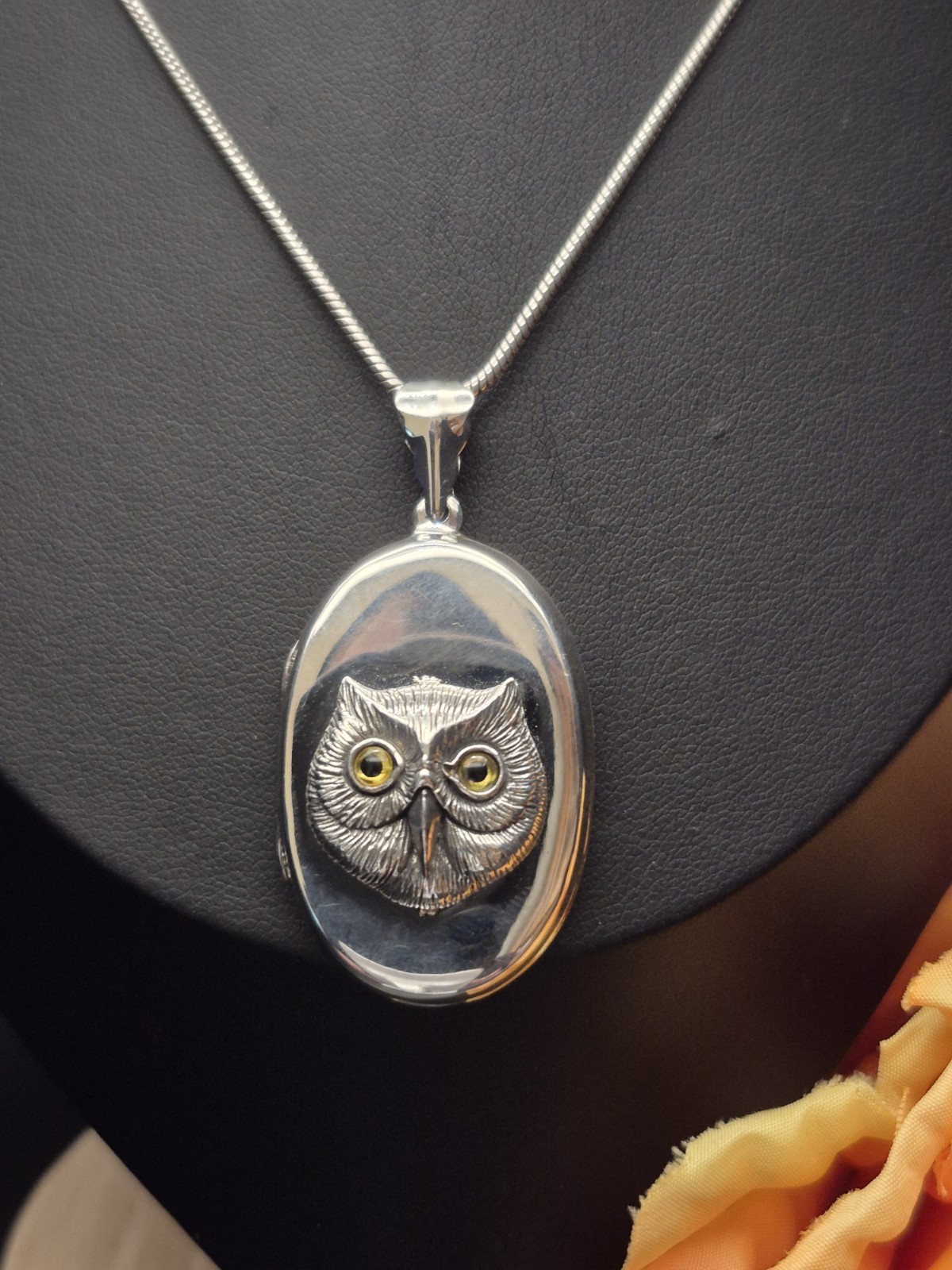 LOCKET – Sterling Silver Oval Photo Locket. Owl Design. Pendant and Chain.