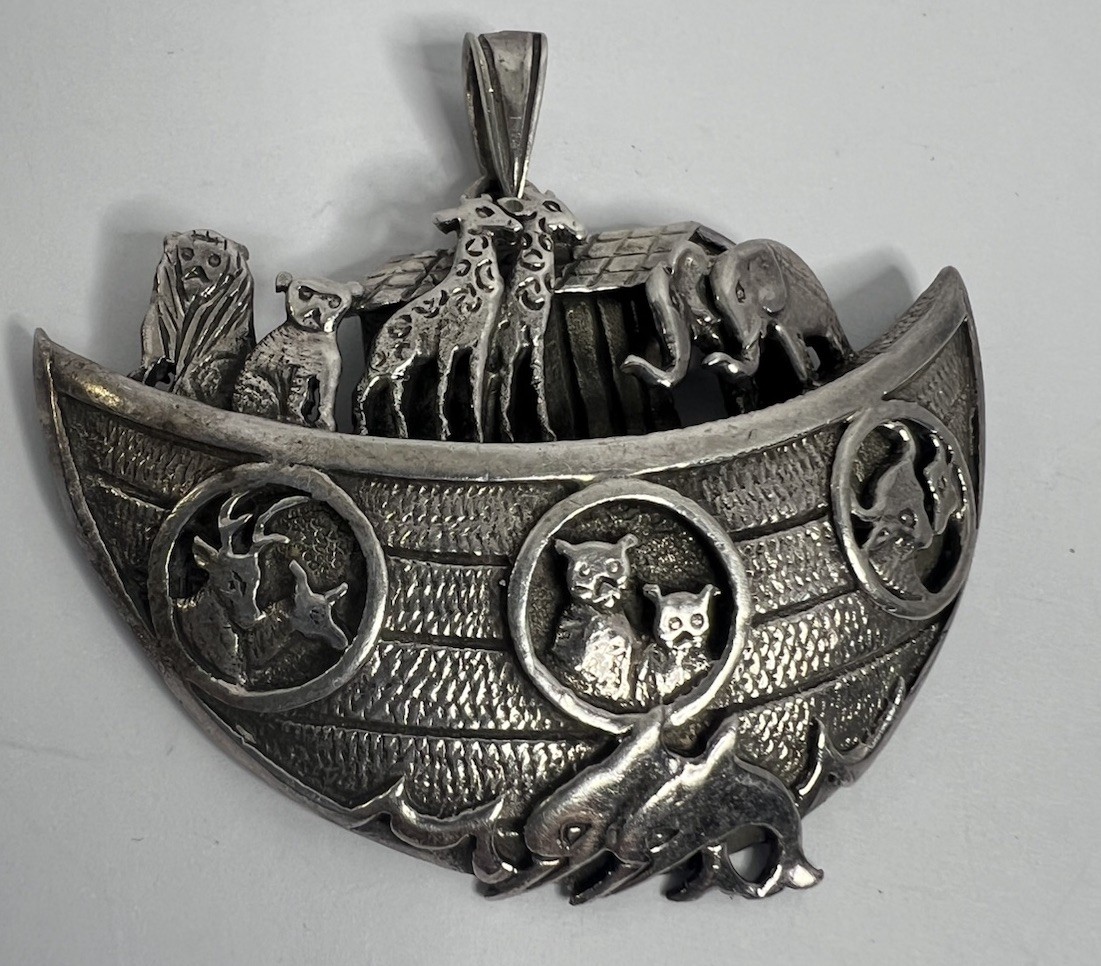 925 Sterling Silver Noah’s Ark Large, Detailed Animal Pendant ￼