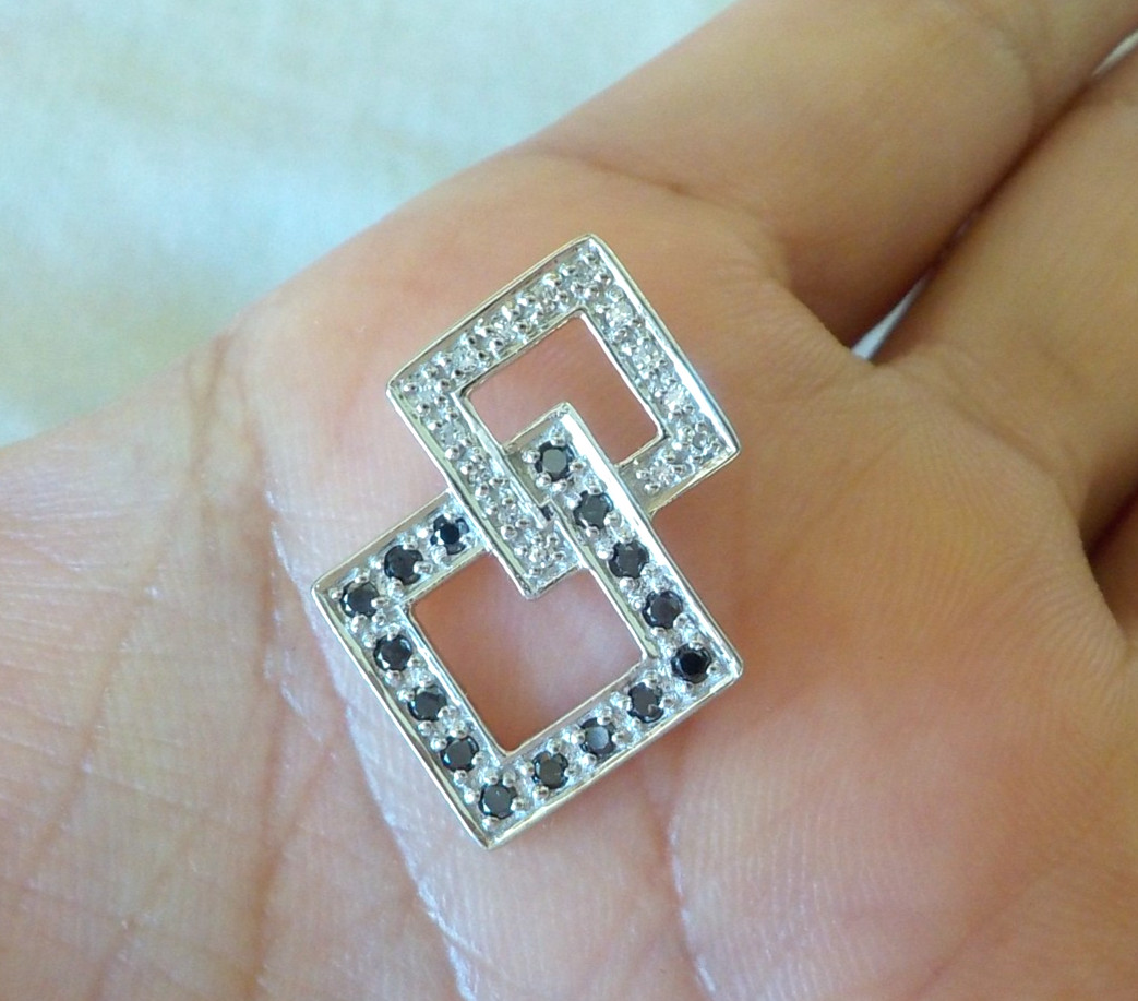 Modern 18K White Gold Black White Diamond Pendant – 2.90 gms, 0.95 in, 0.36 ctw