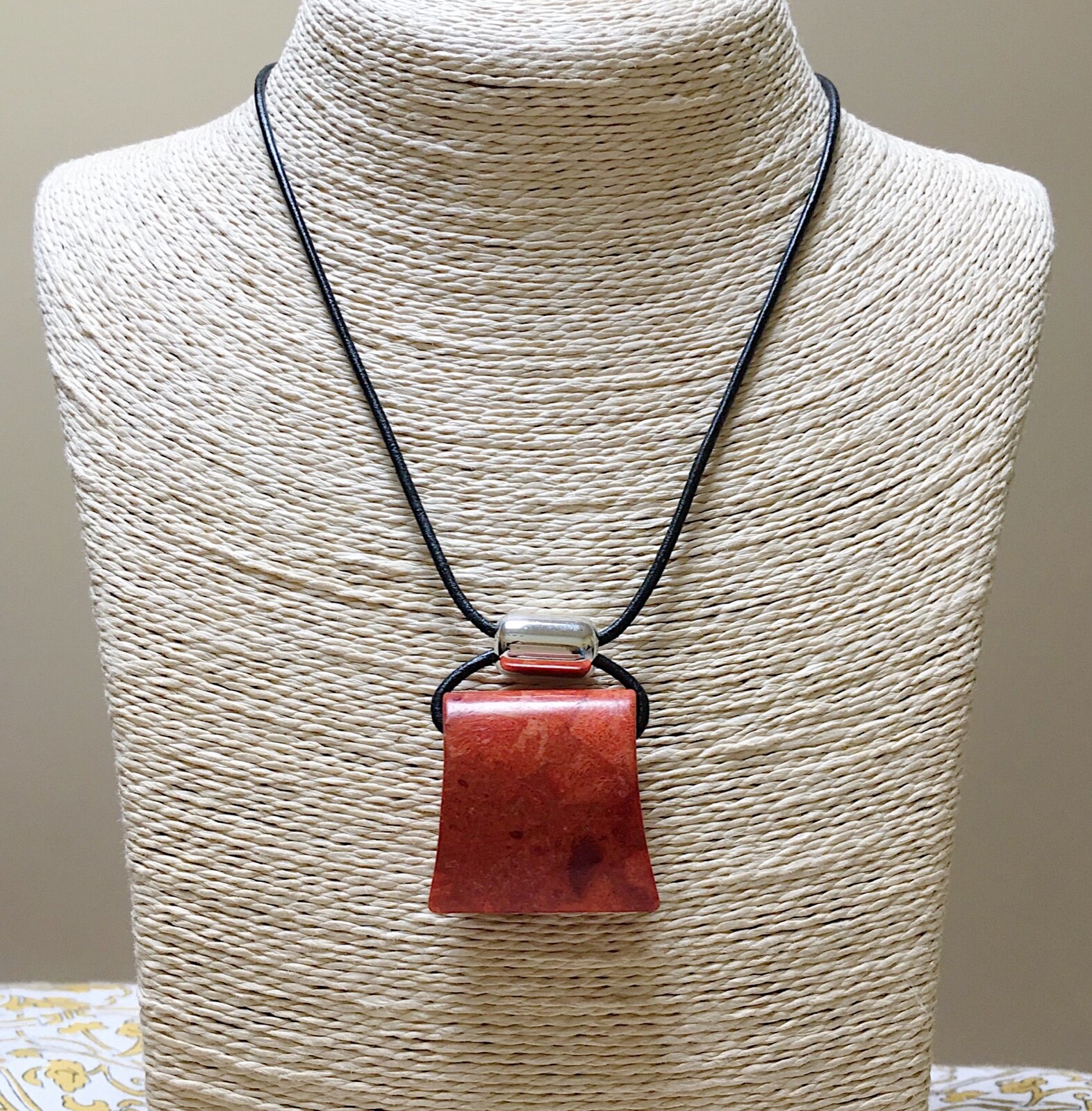SILPADA Coral Leather Pendant Necklace N0965 Cardinal Rule VERY GOOD CONDITION
