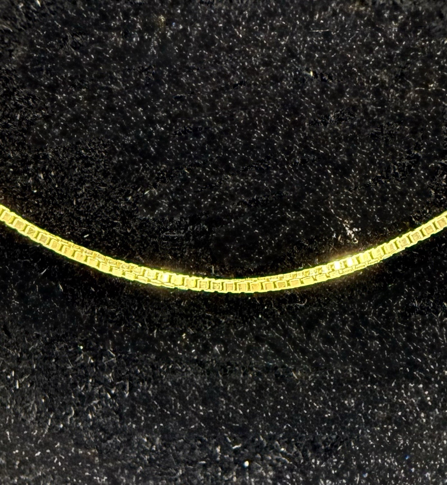 14 K Gold Box Link Chain Necklace. 18 In. (total weight 1.0g)