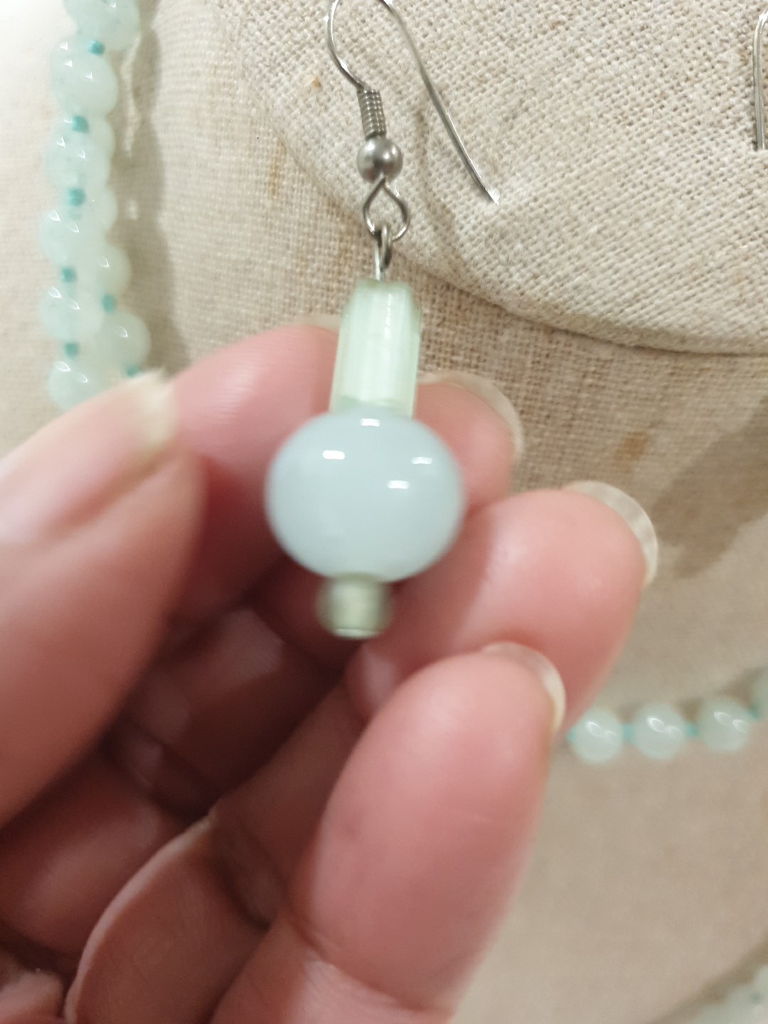 Vtg Hand Knotted Jade Necklace Jewelry Sea Green Beads & Dangling Earrings