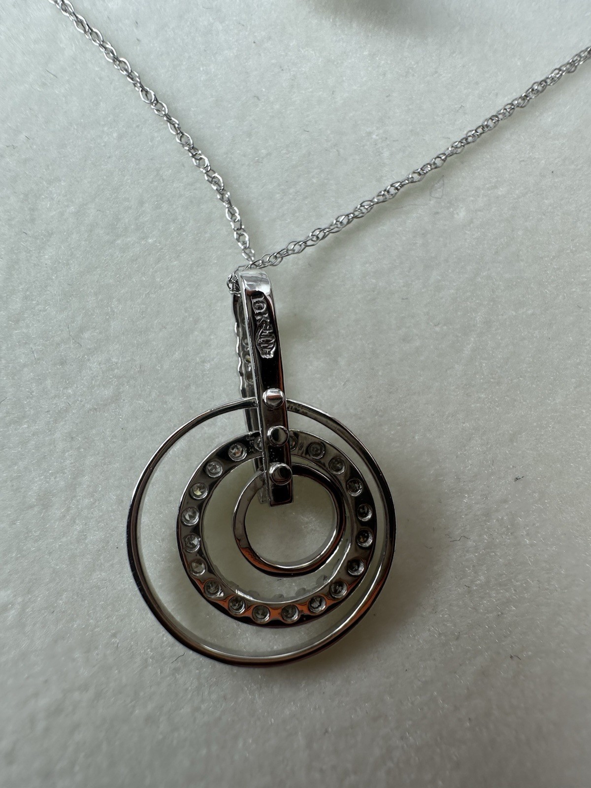 10K White Gold 2g Natural Diamond Double Circle Pendant Necklace NEW