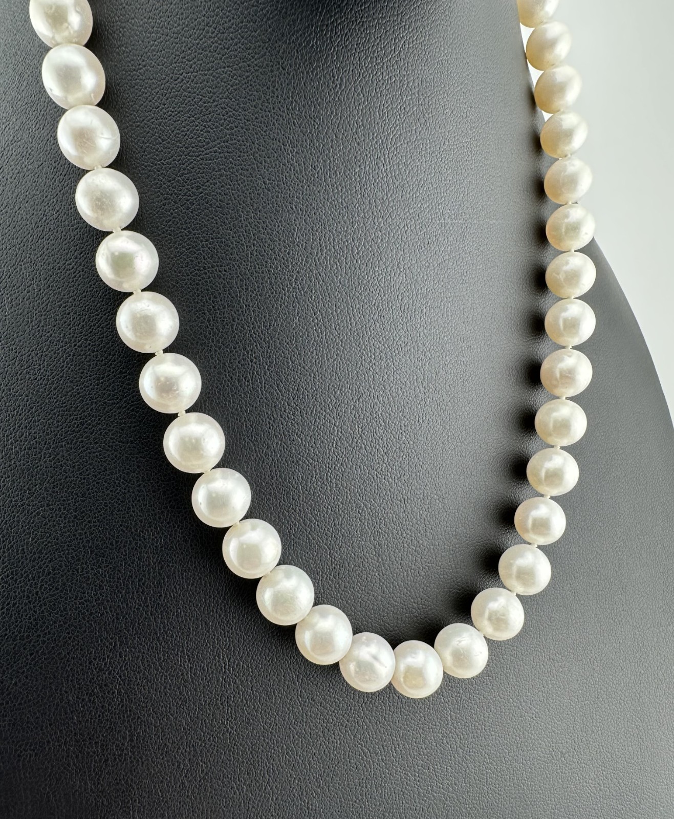 14k Yellow Gold 8.5-9mm Akoya Pearl 19″ Classic Necklace