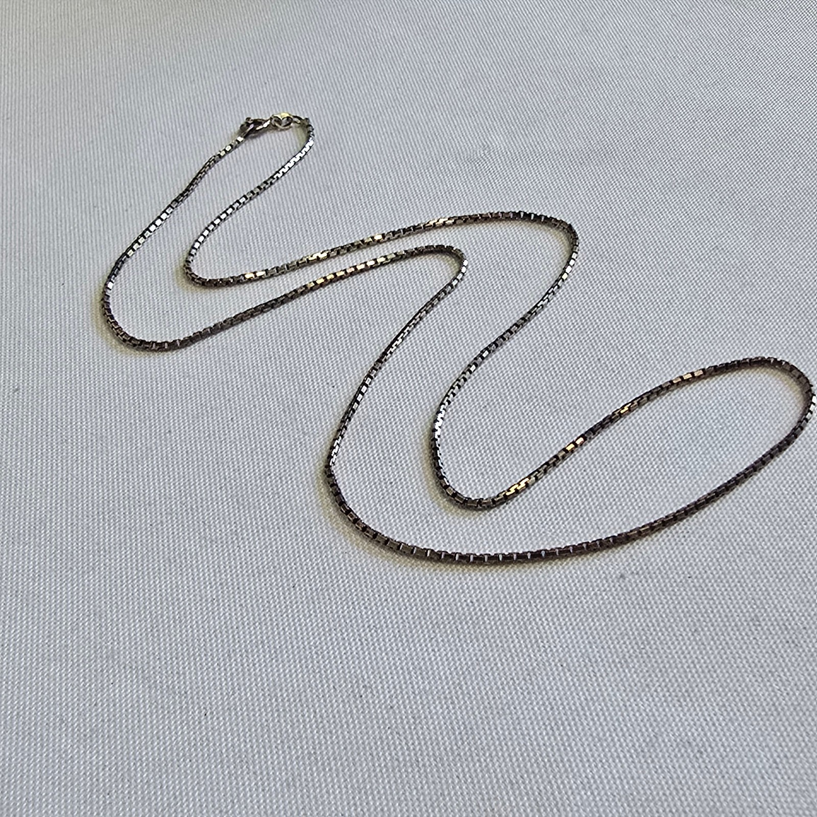 Sterling Silver Necklace 6.72g Fine Jewelry 23.5″ Box Chain Spring Ring