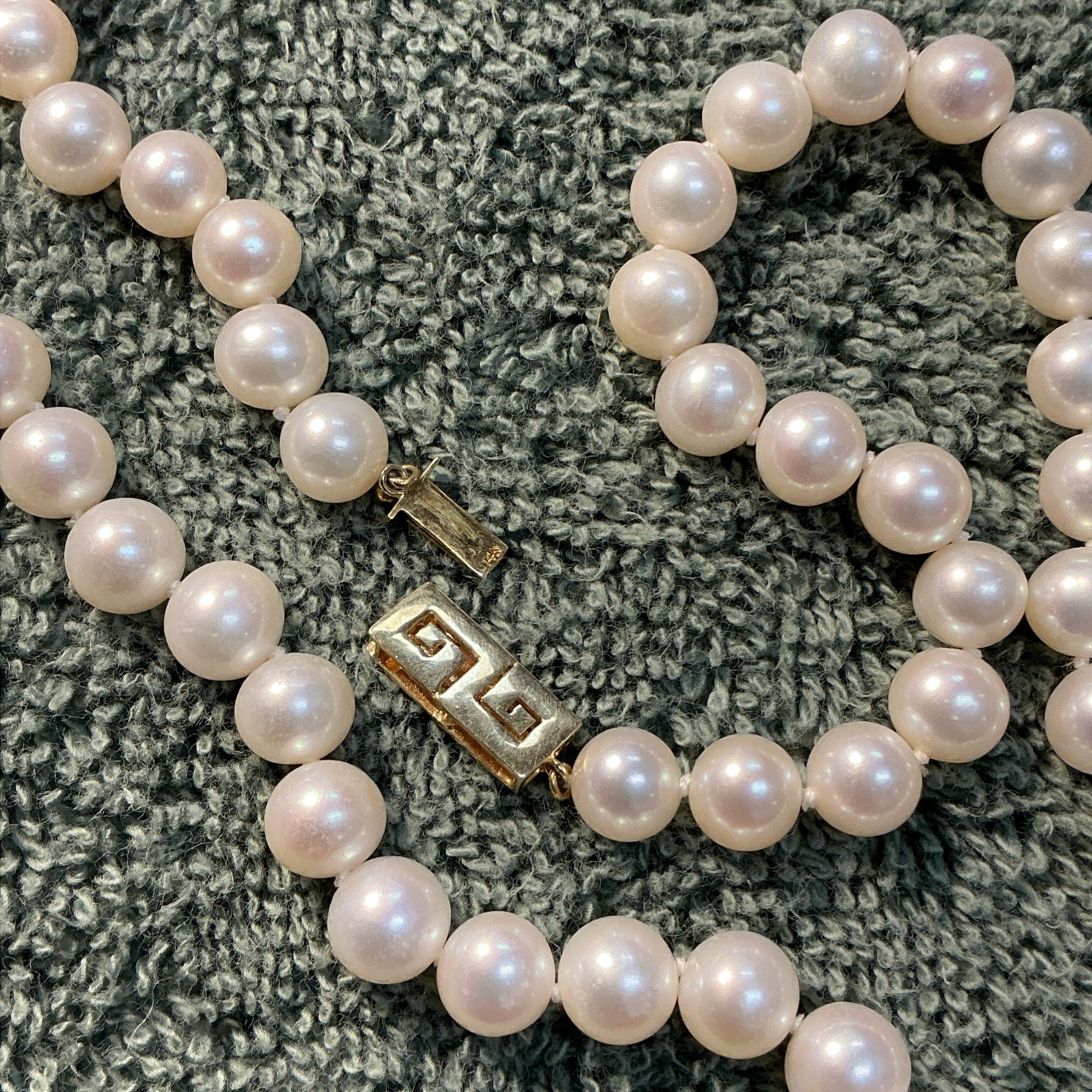 VINTAGE 14 K GOLD 18 INCH PEARL NECKLACE ,@ 7.5 – 8 MM EXCELLENT CONDITION