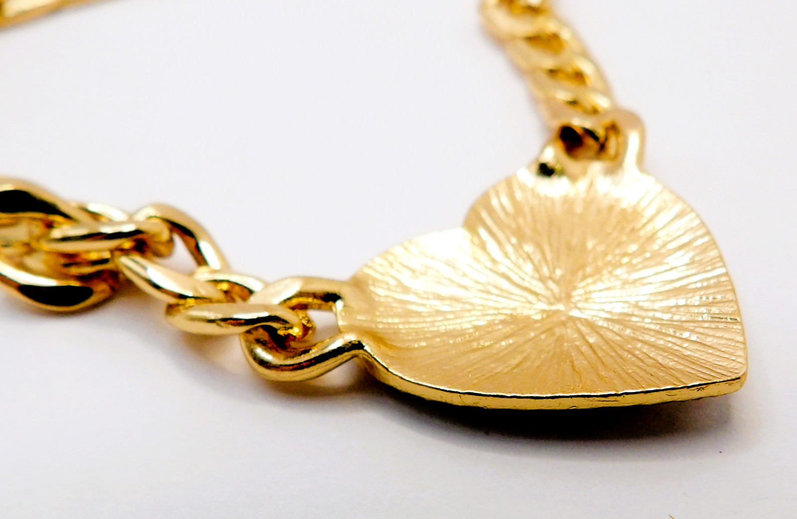 Gold Tone Heart Pendant Necklace Rhinestone Pave Curb Chain Fashion Jewelry