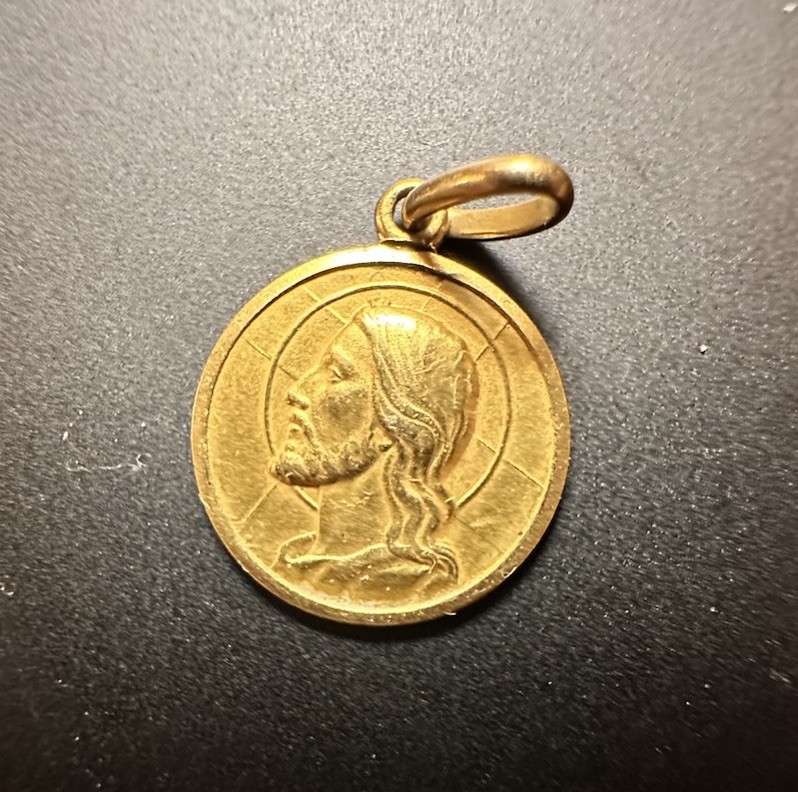 18 Karat Yellow Gold Jesus “Dio Ti Protegga” Religous Medal Pendant – 2.2 Grams
